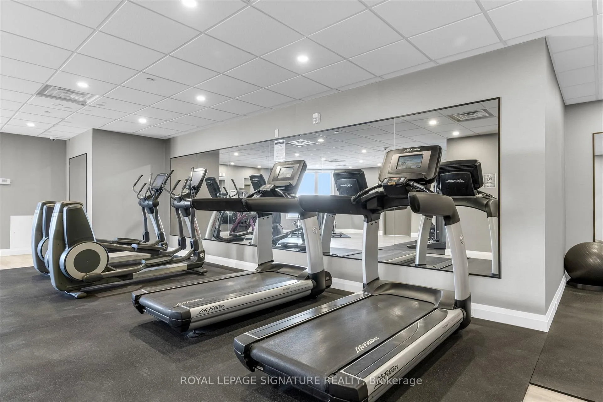 Photo 16 of Unit 127, 101 Shoreview Place, Hamilton, Lakeshore — HOMEH