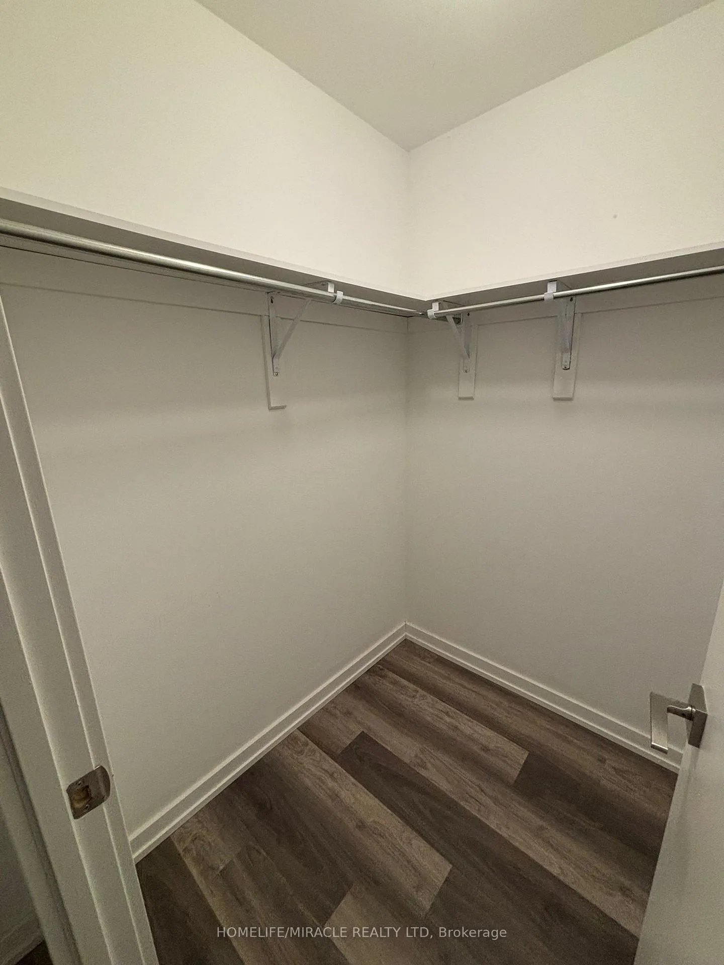 Photo 8 of Unit 326, 430 Essa Road, Barrie, Holly — HOMEH