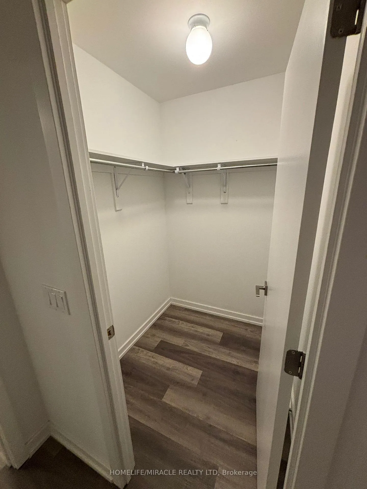 Photo 10 of Unit 326, 430 Essa Road, Barrie, Holly — HOMEH