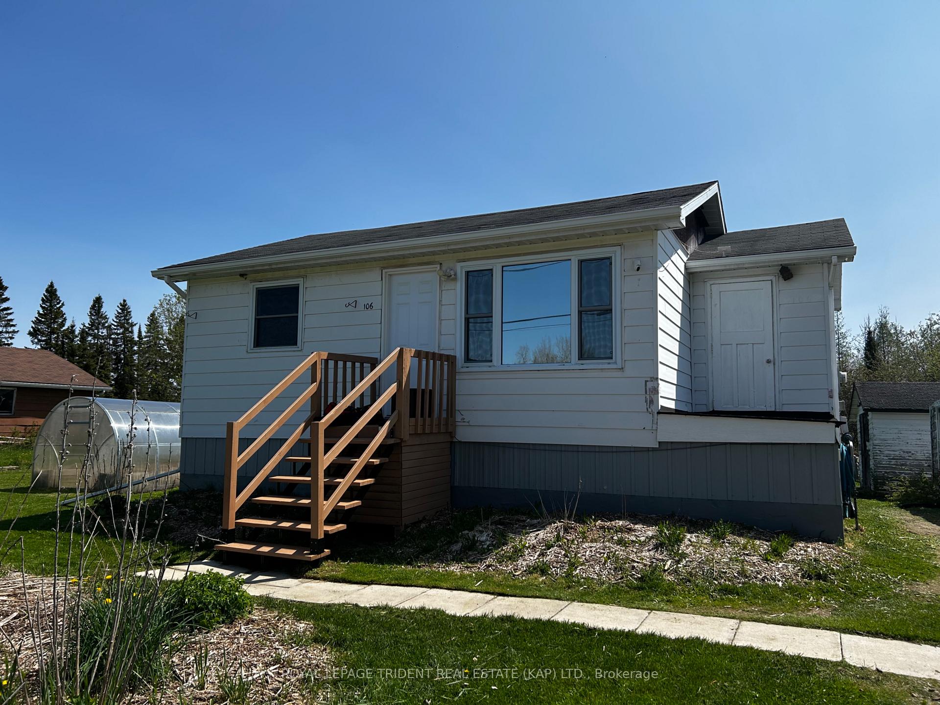 Photo 2 of 106 Mitchell Road, Kapuskasing — HOMEH