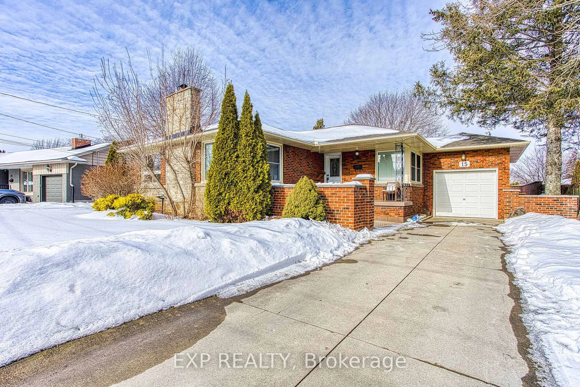 Photo 1 of 15 Passmore Street, Hamilton, Stoney Creek — HOMEH