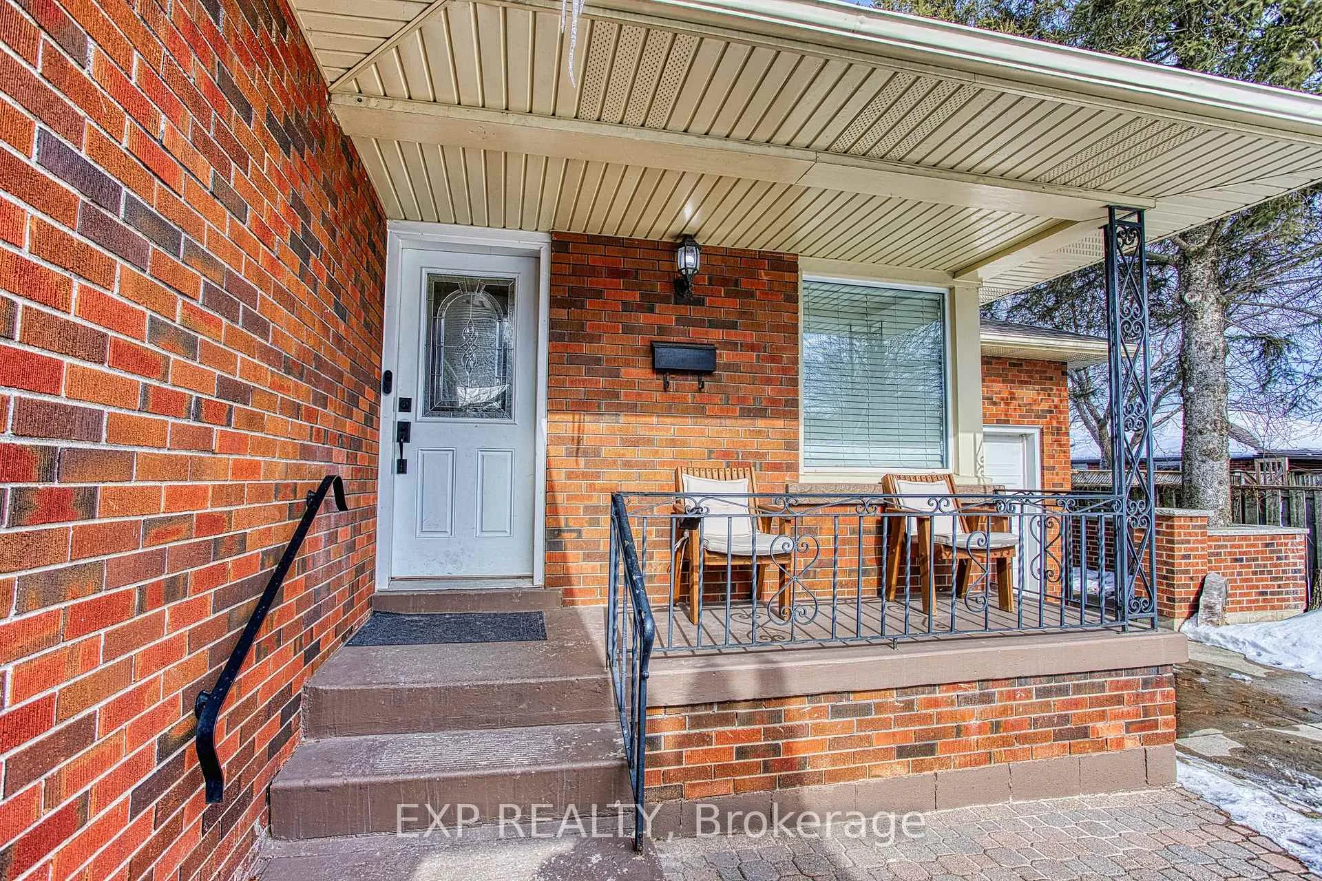 Photo 4 of 15 Passmore Street, Hamilton, Stoney Creek — HOMEH