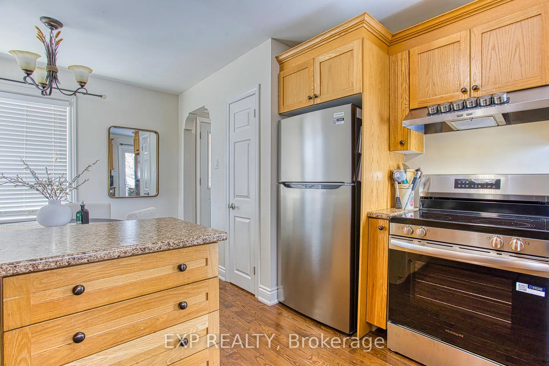 Photo 9 of 15 Passmore Street, Hamilton, Stoney Creek — HOMEH