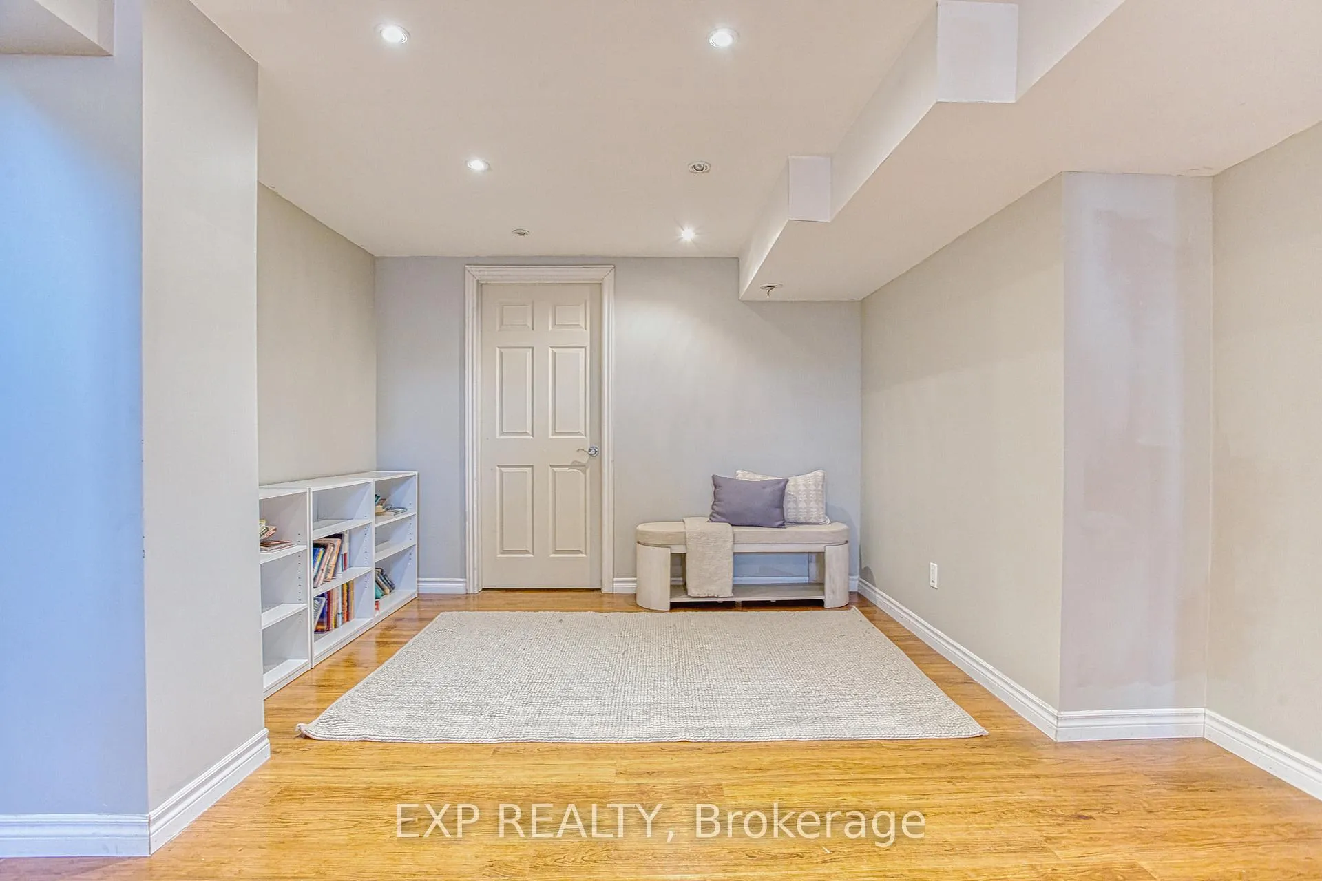 Photo 23 of 15 Passmore Street, Hamilton, Stoney Creek — HOMEH