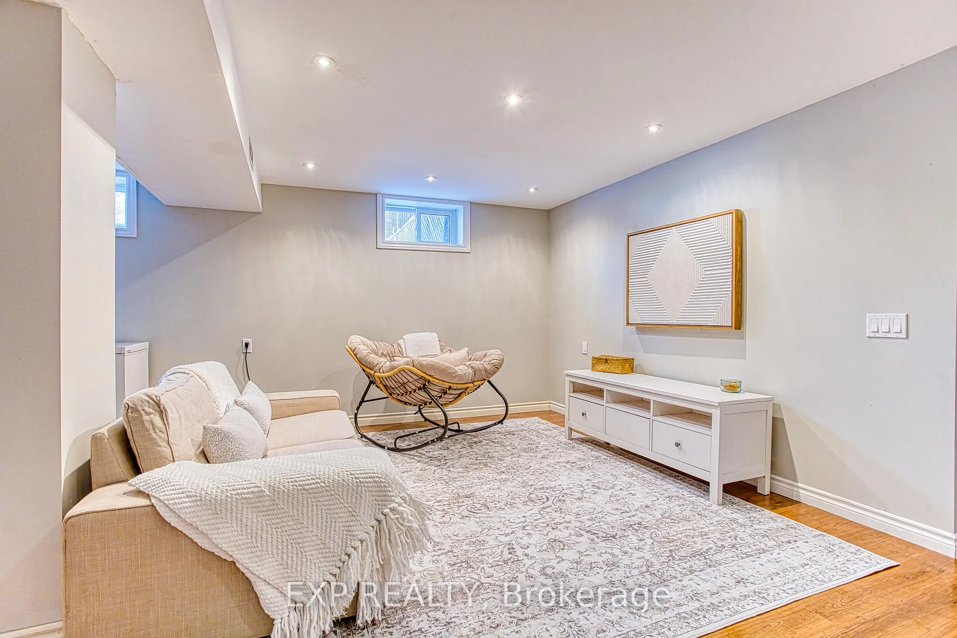 Photo 24 of 15 Passmore Street, Hamilton, Stoney Creek — HOMEH