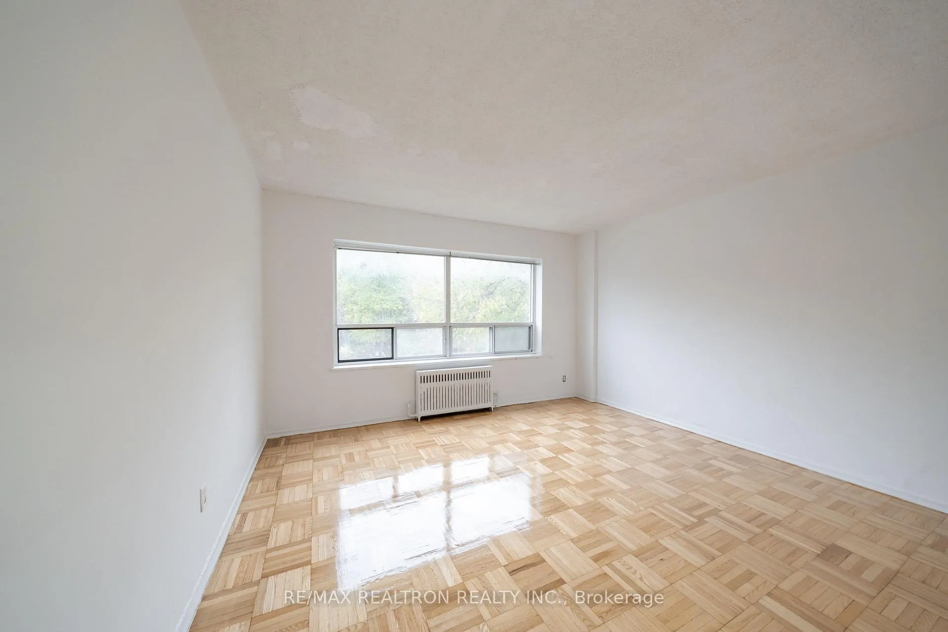 Photo 1 of Unit 3, 156 Kingston Road, Toronto, Woodbine Corridor — HOMEH