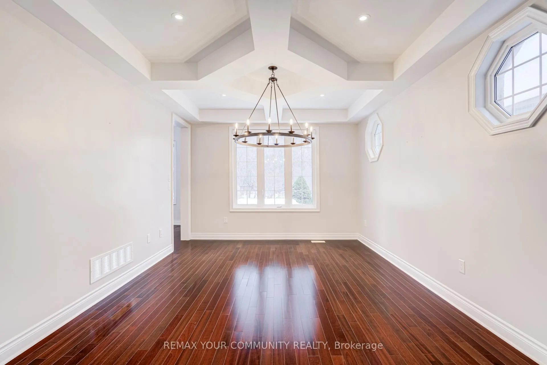 Photo 13 of 93 William Bowes Boulevard, Vaughan, Patterson — HOMEH