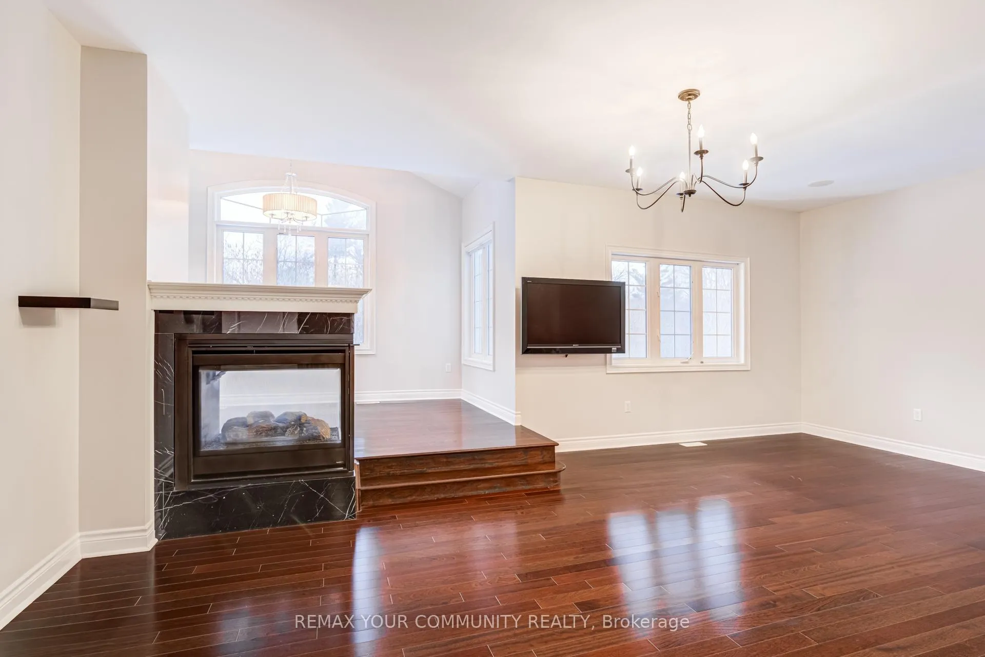 Photo 32 of 93 William Bowes Boulevard, Vaughan, Patterson — HOMEH