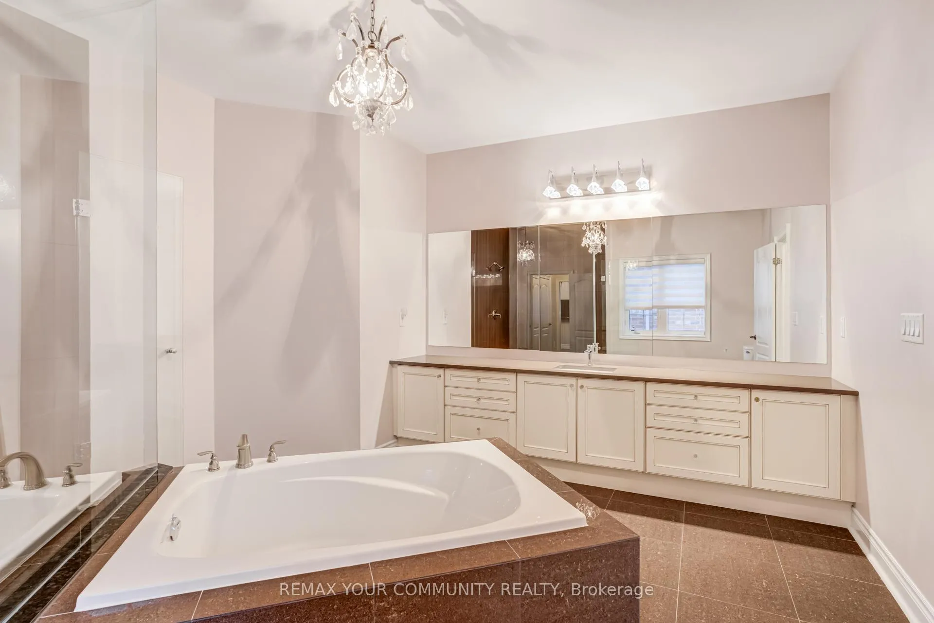 Photo 37 of 93 William Bowes Boulevard, Vaughan, Patterson — HOMEH