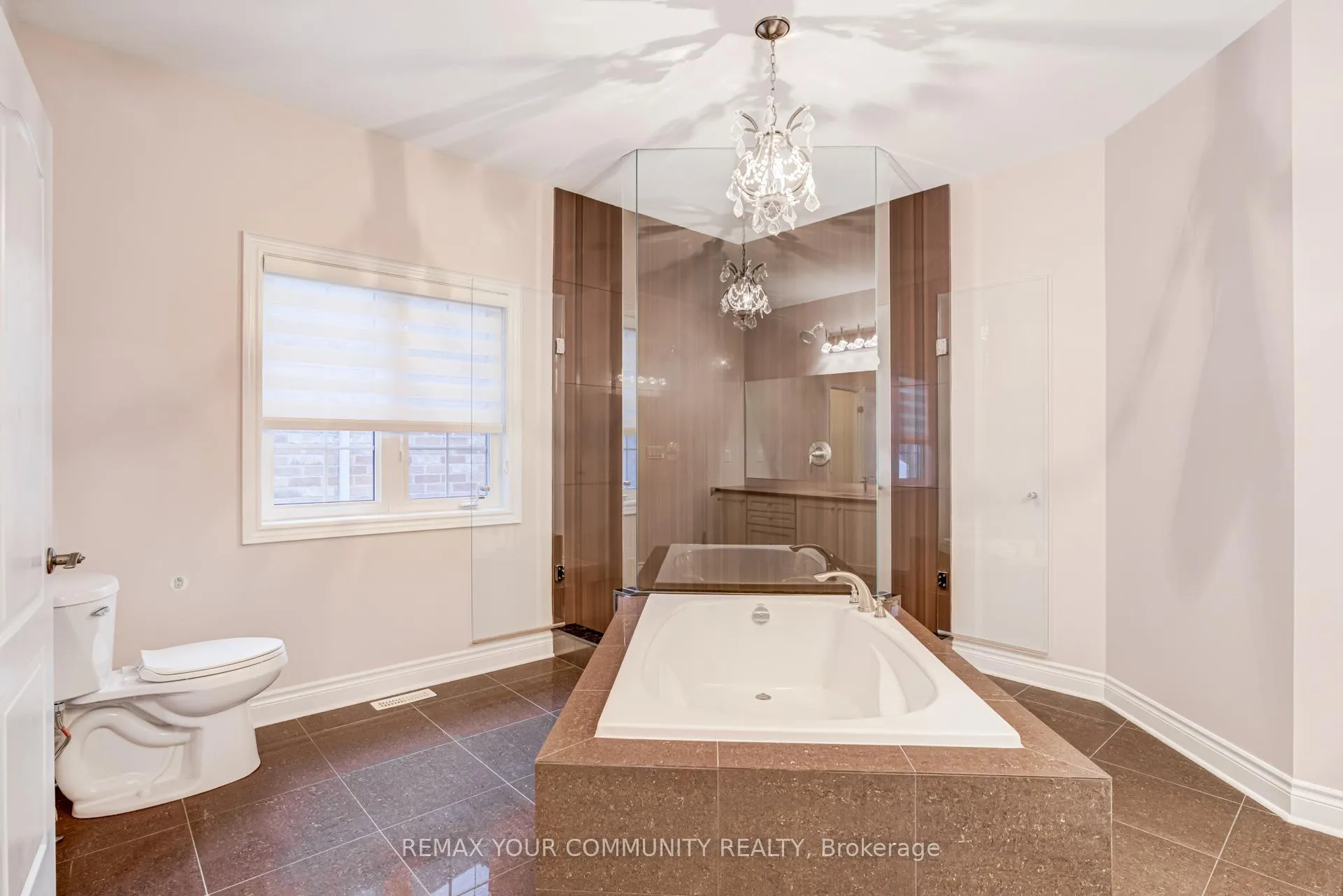 Photo 38 of 93 William Bowes Boulevard, Vaughan, Patterson — HOMEH