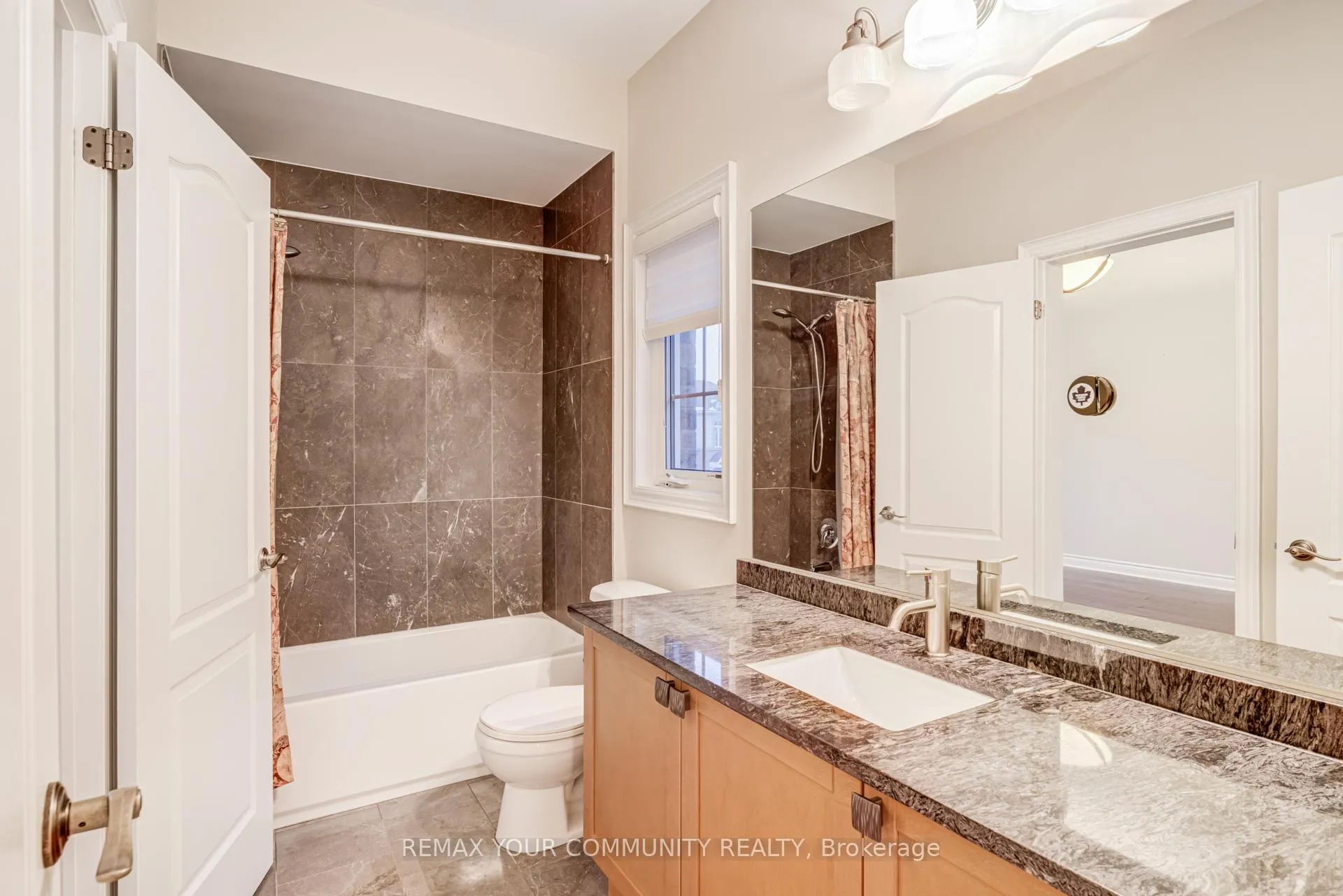 Photo 44 of 93 William Bowes Boulevard, Vaughan, Patterson — HOMEH