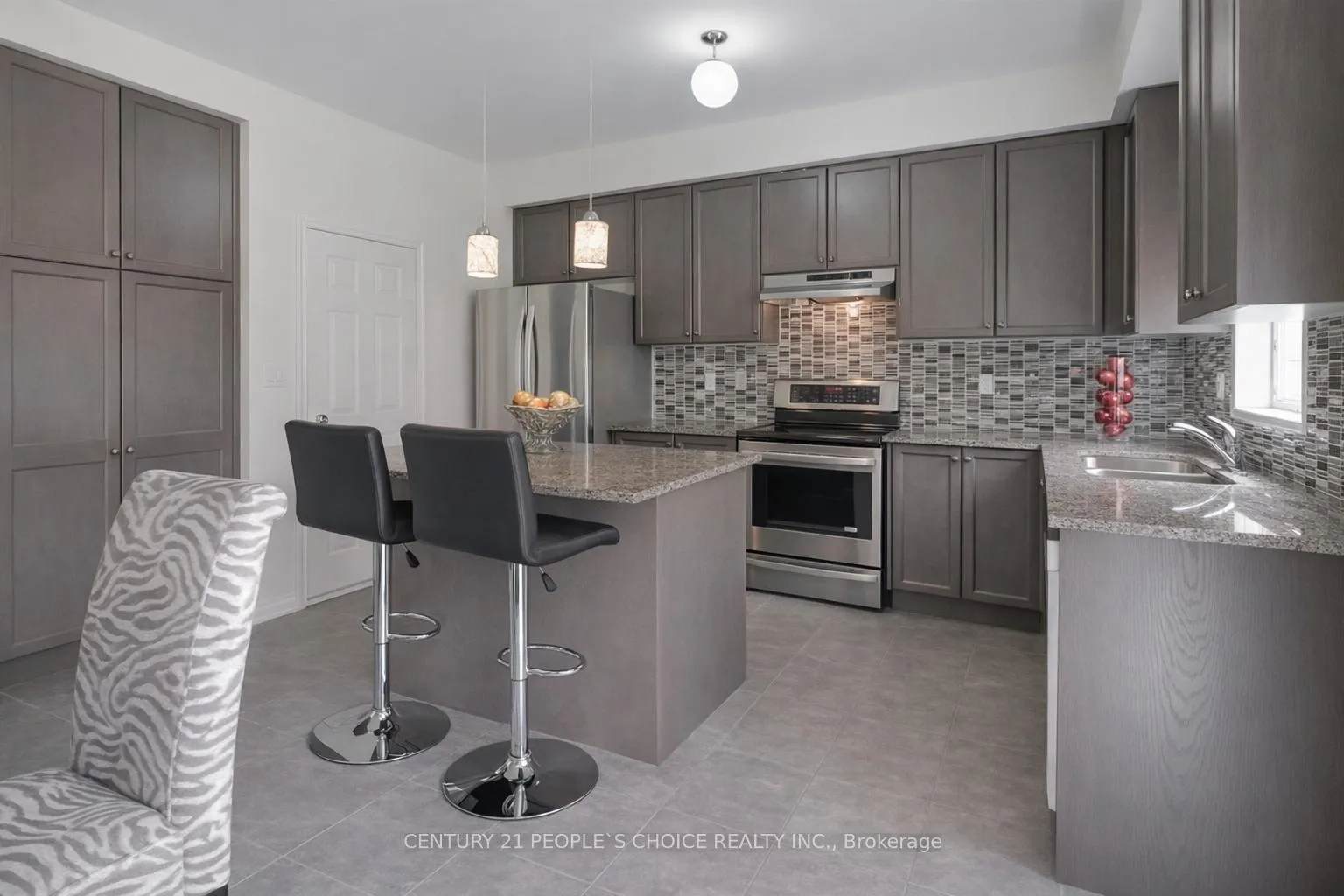 Photo 5 of 13 Skelton Crescent, Ajax, Central East — HOMEH