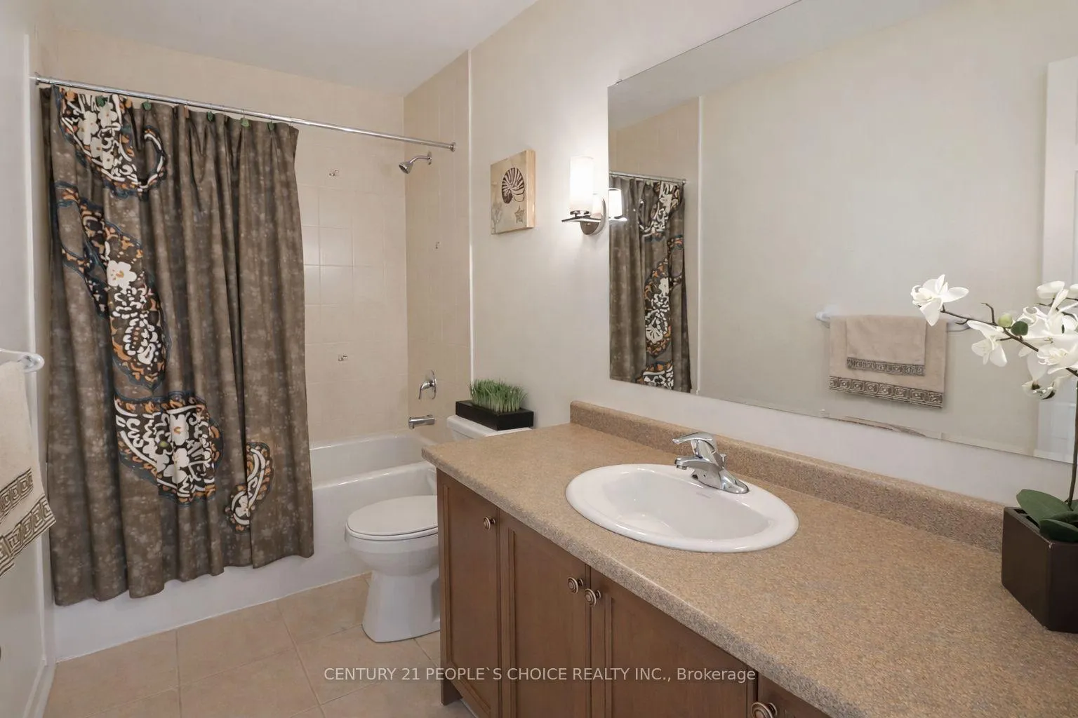Photo 6 of 13 Skelton Crescent, Ajax, Central East — HOMEH
