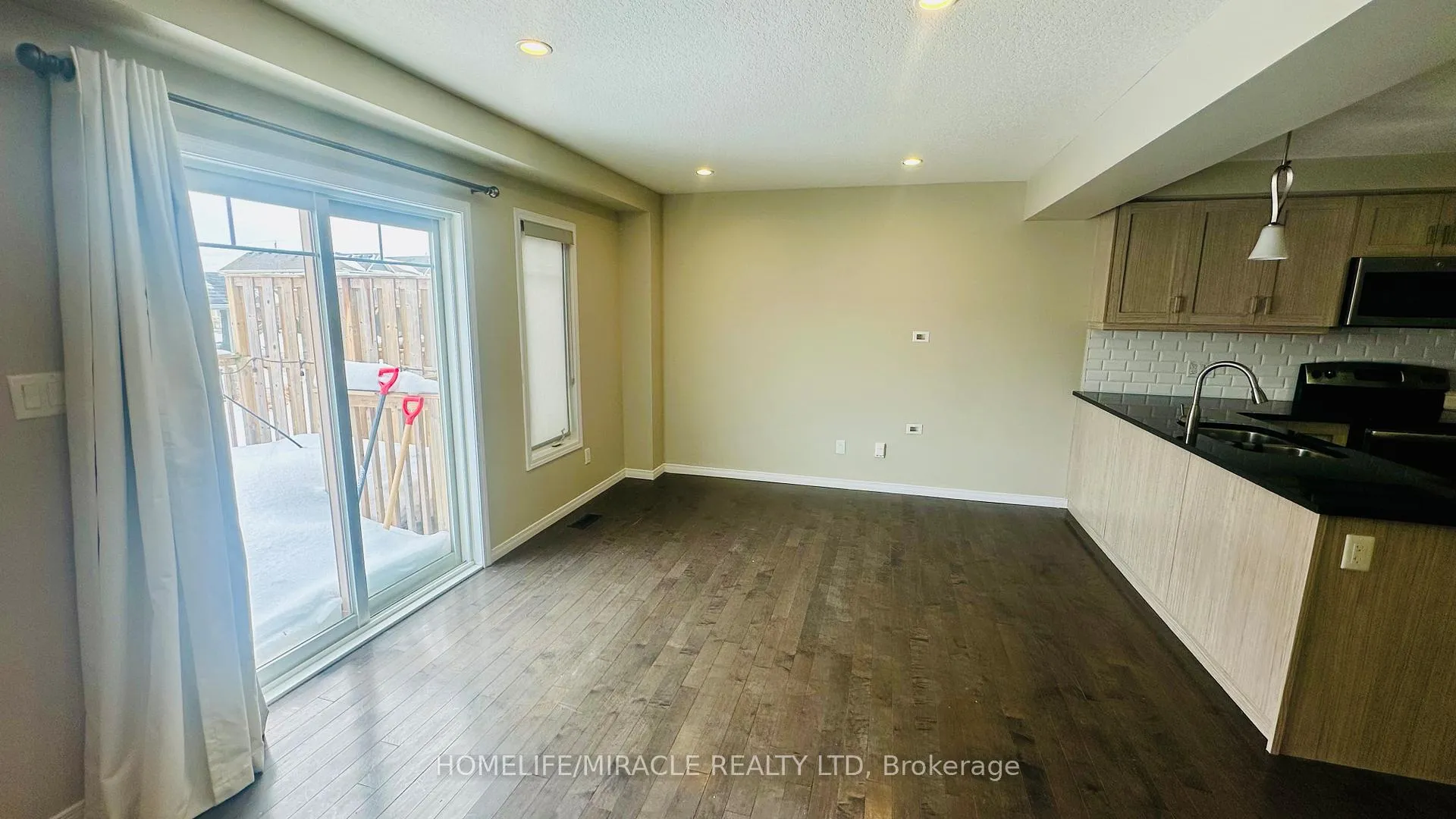 Photo 13 of 96 Eliza Avenue, Kitchener — HOMEH