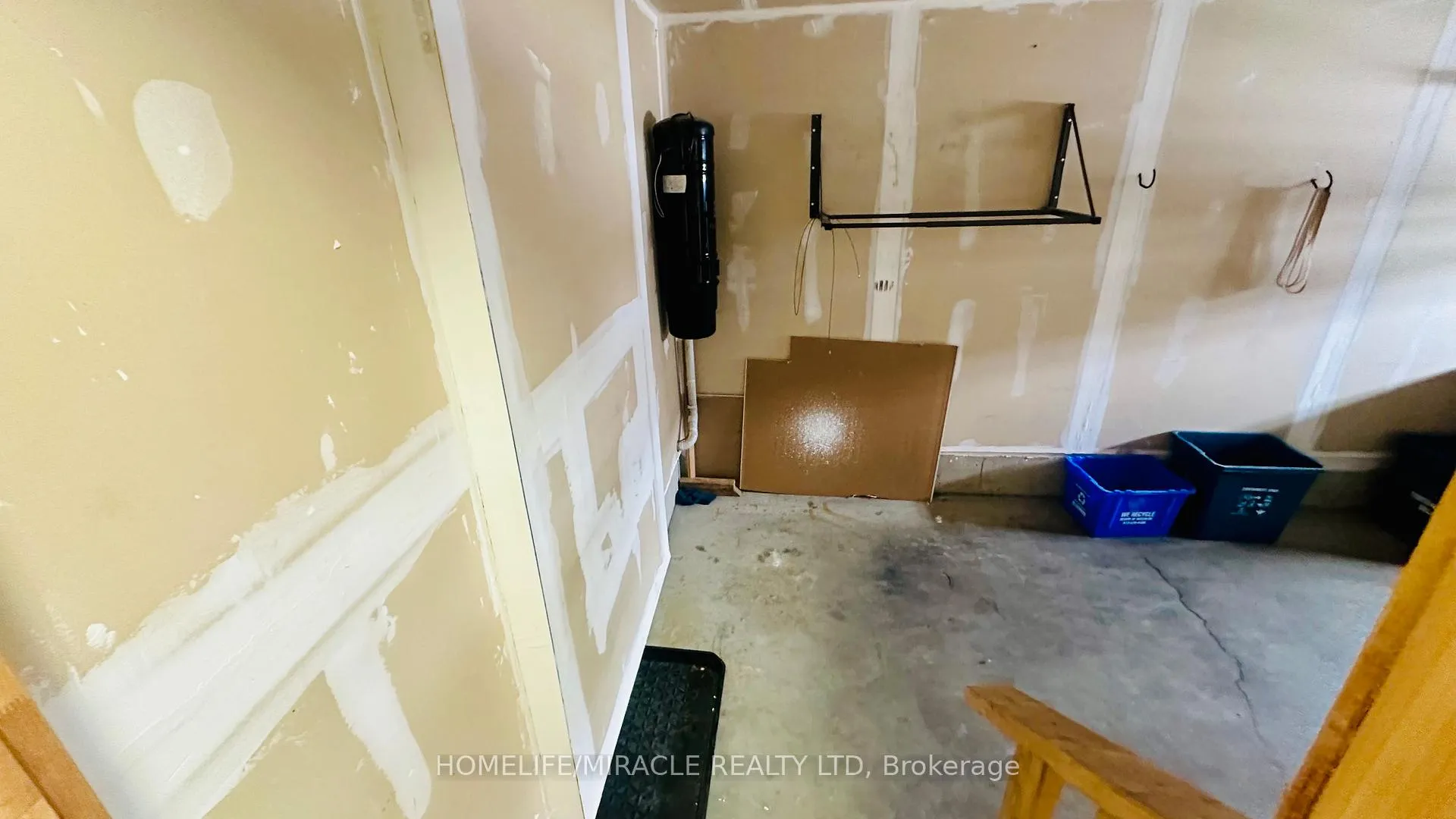 Photo 16 of 96 Eliza Avenue, Kitchener — HOMEH
