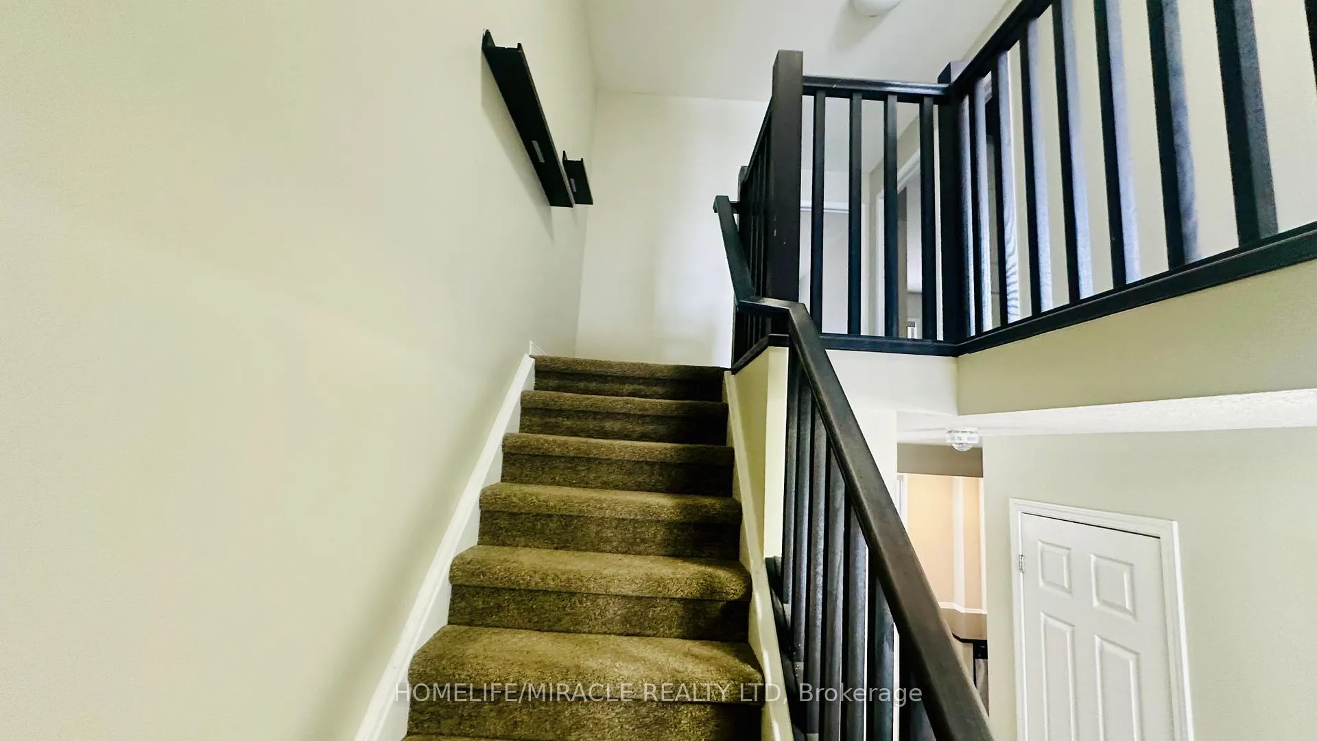 Photo 17 of 96 Eliza Avenue, Kitchener — HOMEH