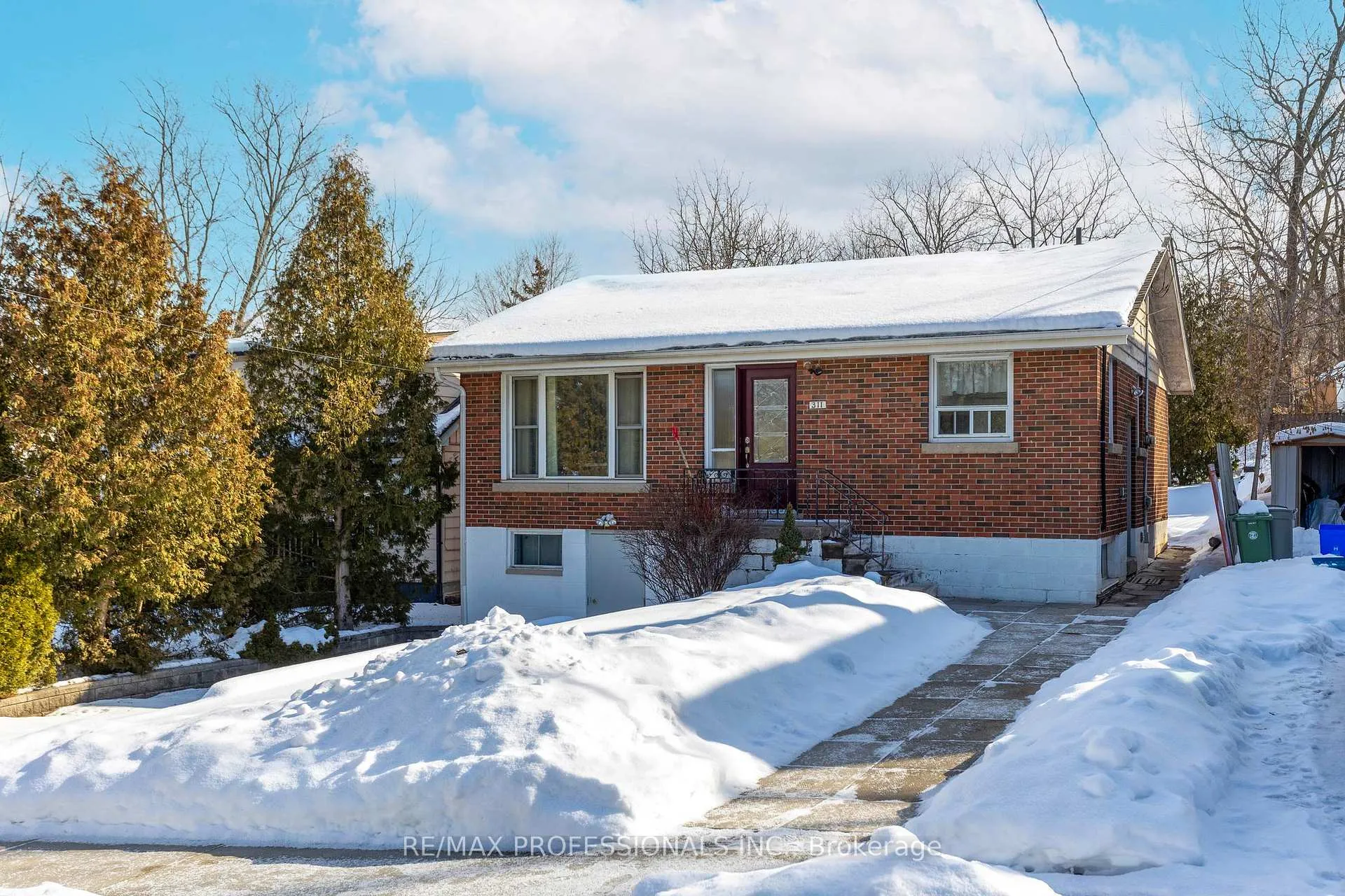 Photo 1 of 311 Bowman Street, Hamilton, Chedoke Park — HOMEH