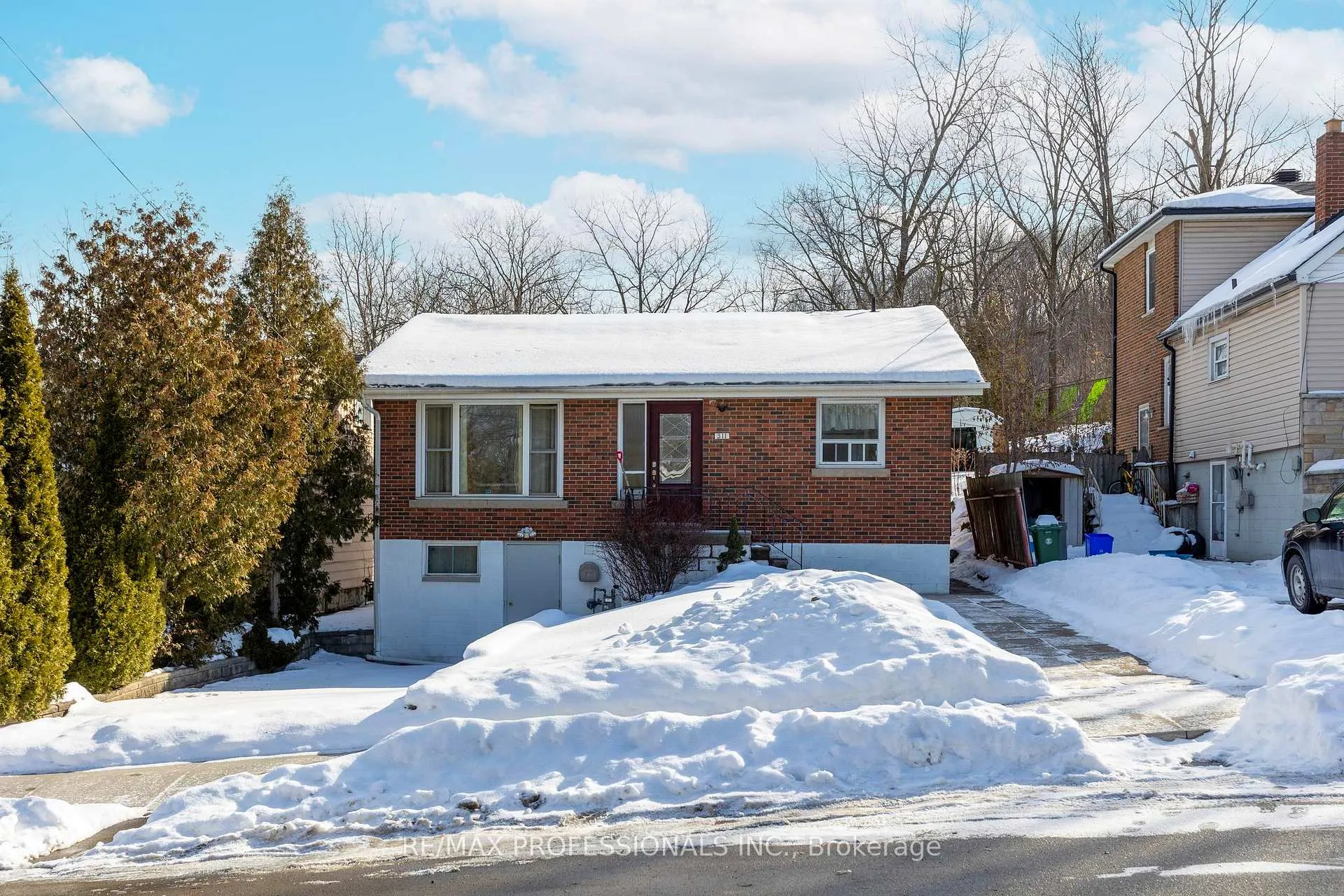 Photo 2 of 311 Bowman Street, Hamilton, Chedoke Park — HOMEH
