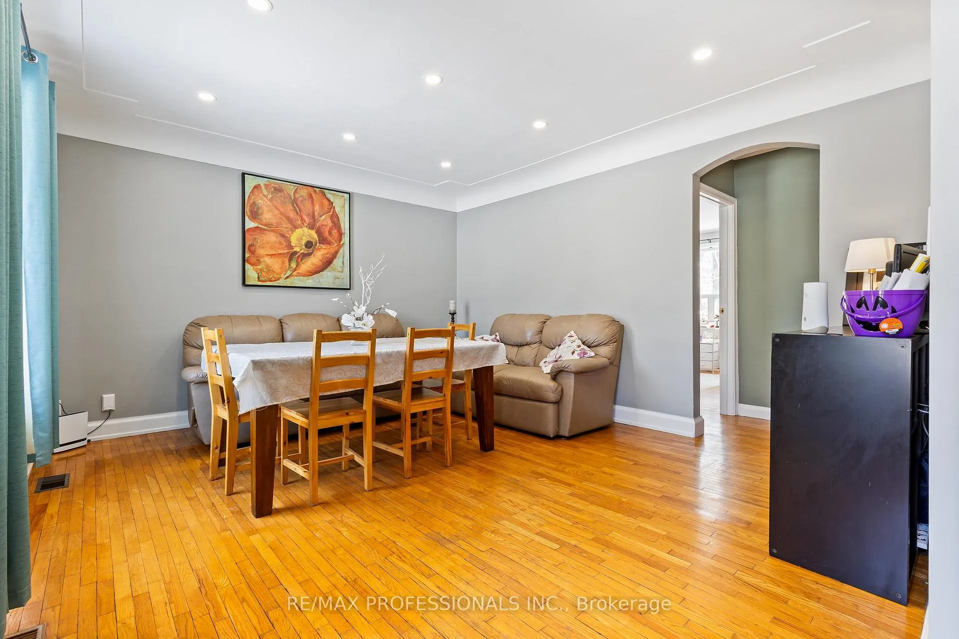 Photo 4 of 311 Bowman Street, Hamilton, Chedoke Park — HOMEH