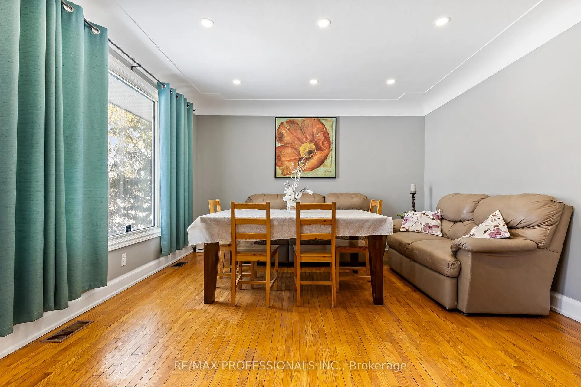 Photo 5 of 311 Bowman Street, Hamilton, Chedoke Park — HOMEH