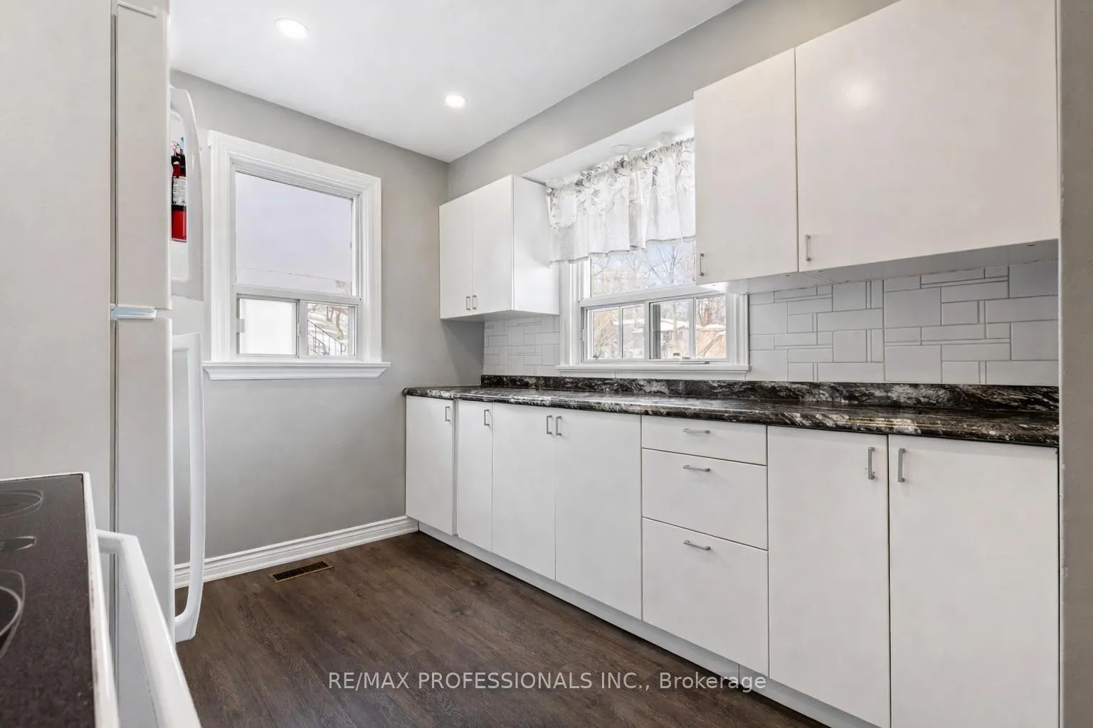 Photo 11 of 311 Bowman Street, Hamilton, Chedoke Park — HOMEH