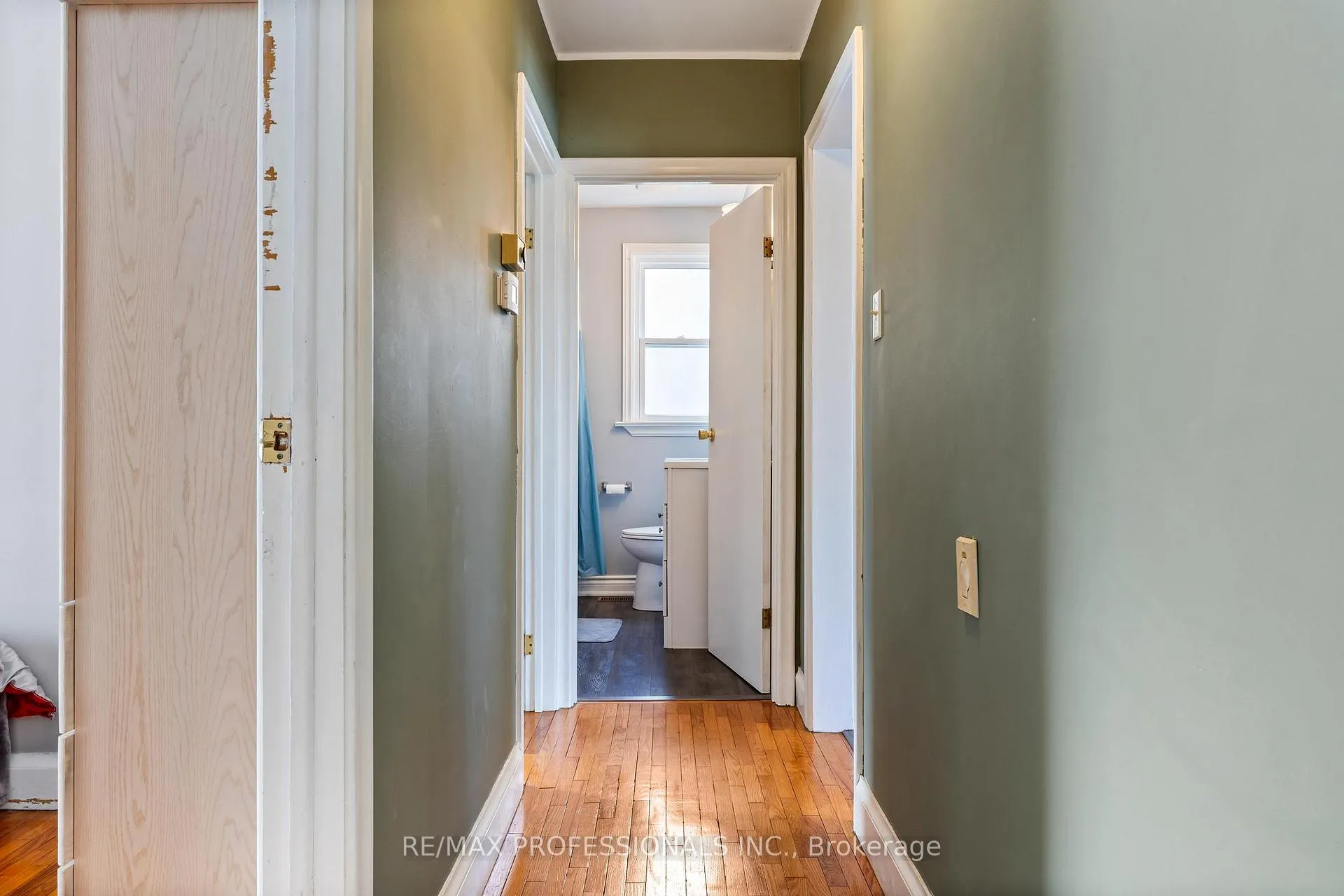 Photo 13 of 311 Bowman Street, Hamilton, Chedoke Park — HOMEH