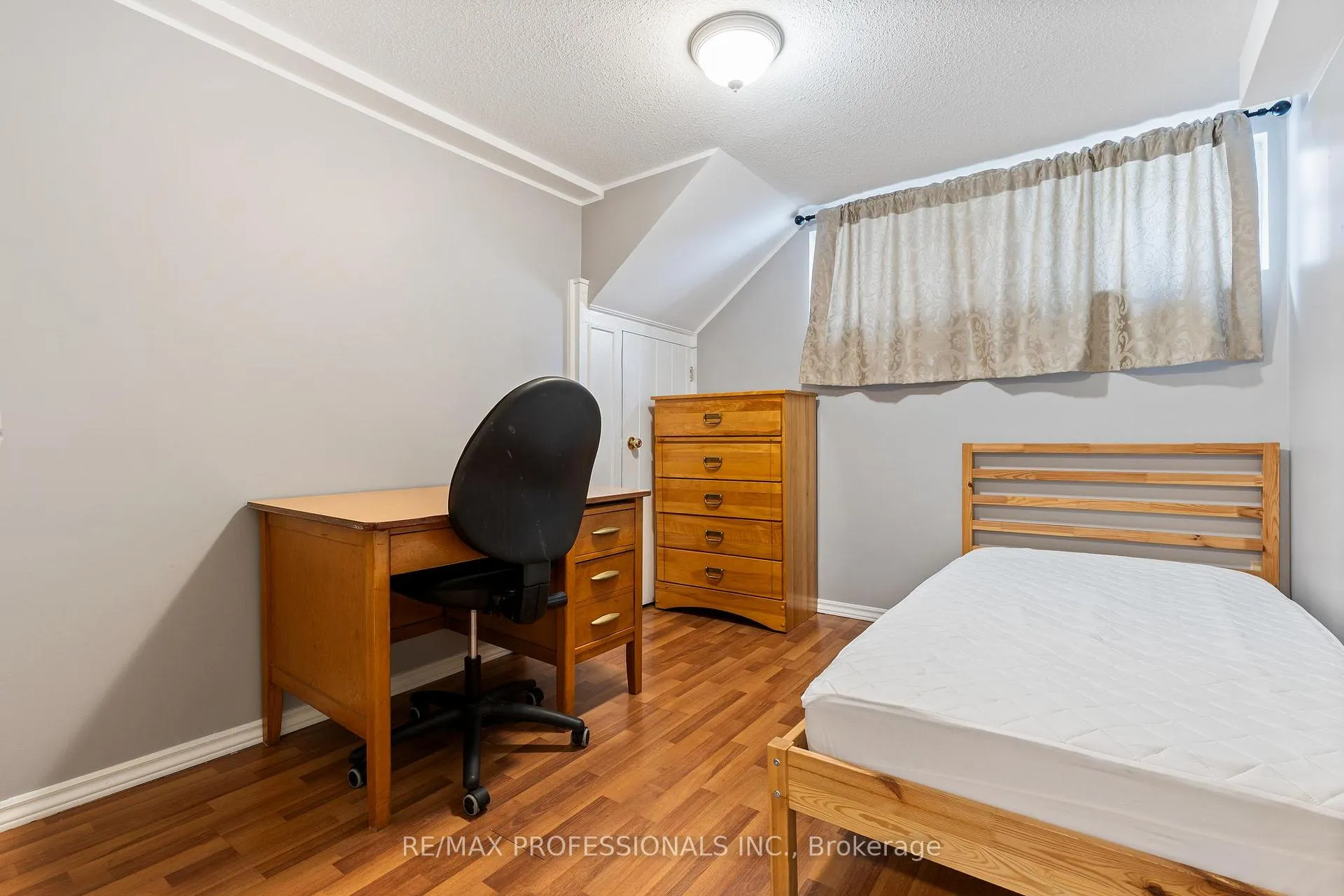 Photo 22 of 311 Bowman Street, Hamilton, Chedoke Park — HOMEH