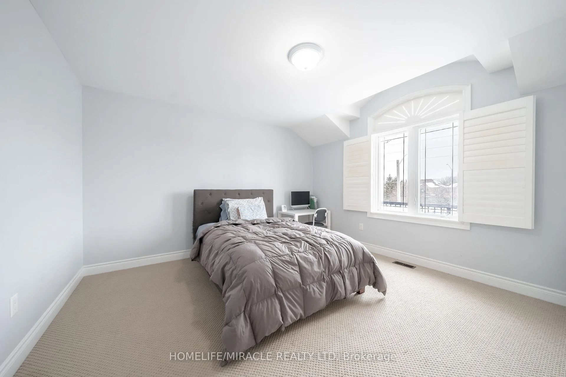 Photo 3 of 11 Noranda Crescent, Brampton, Bram West — HOMEH