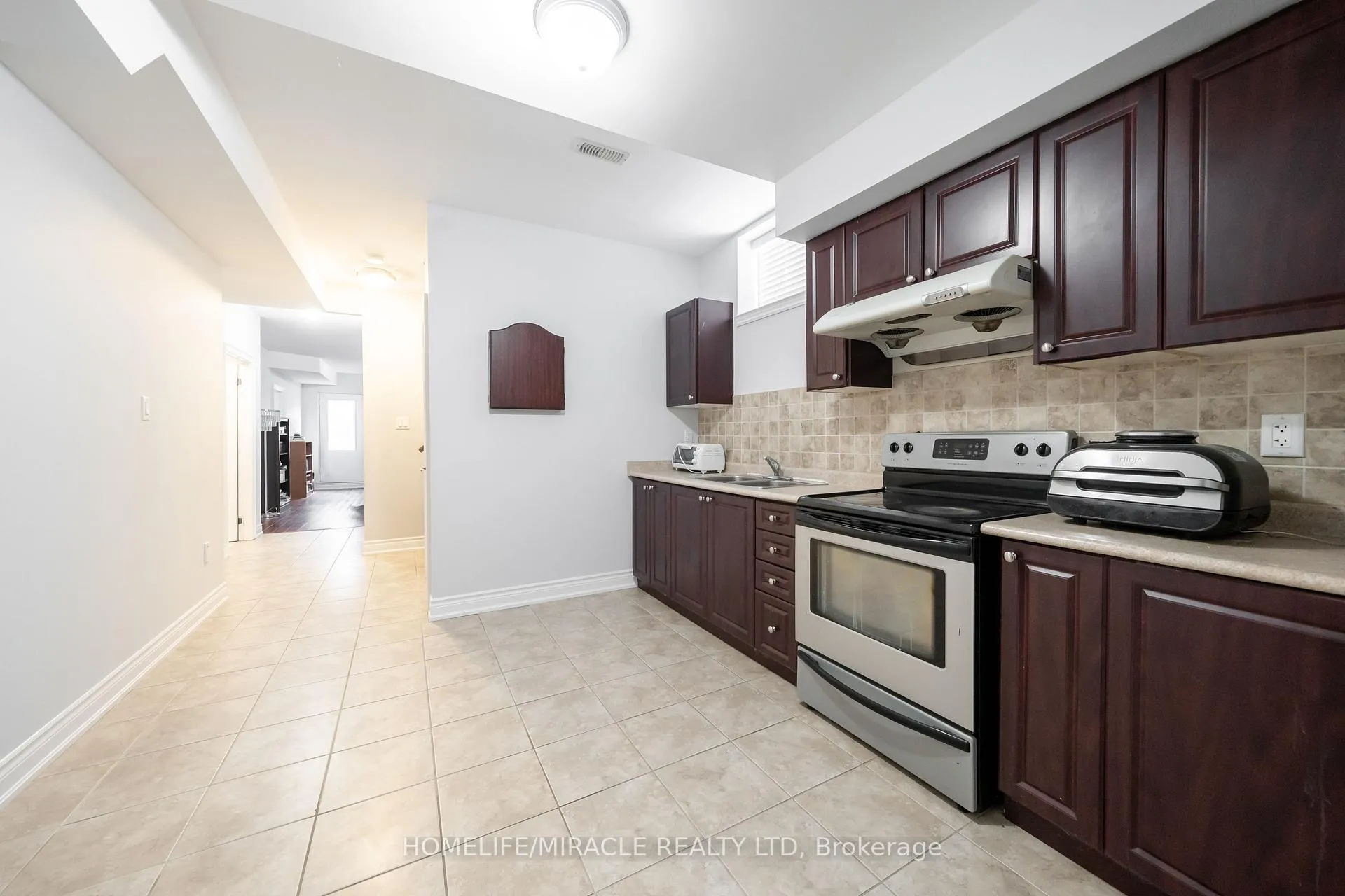 Photo 17 of 11 Noranda Crescent, Brampton, Bram West — HOMEH