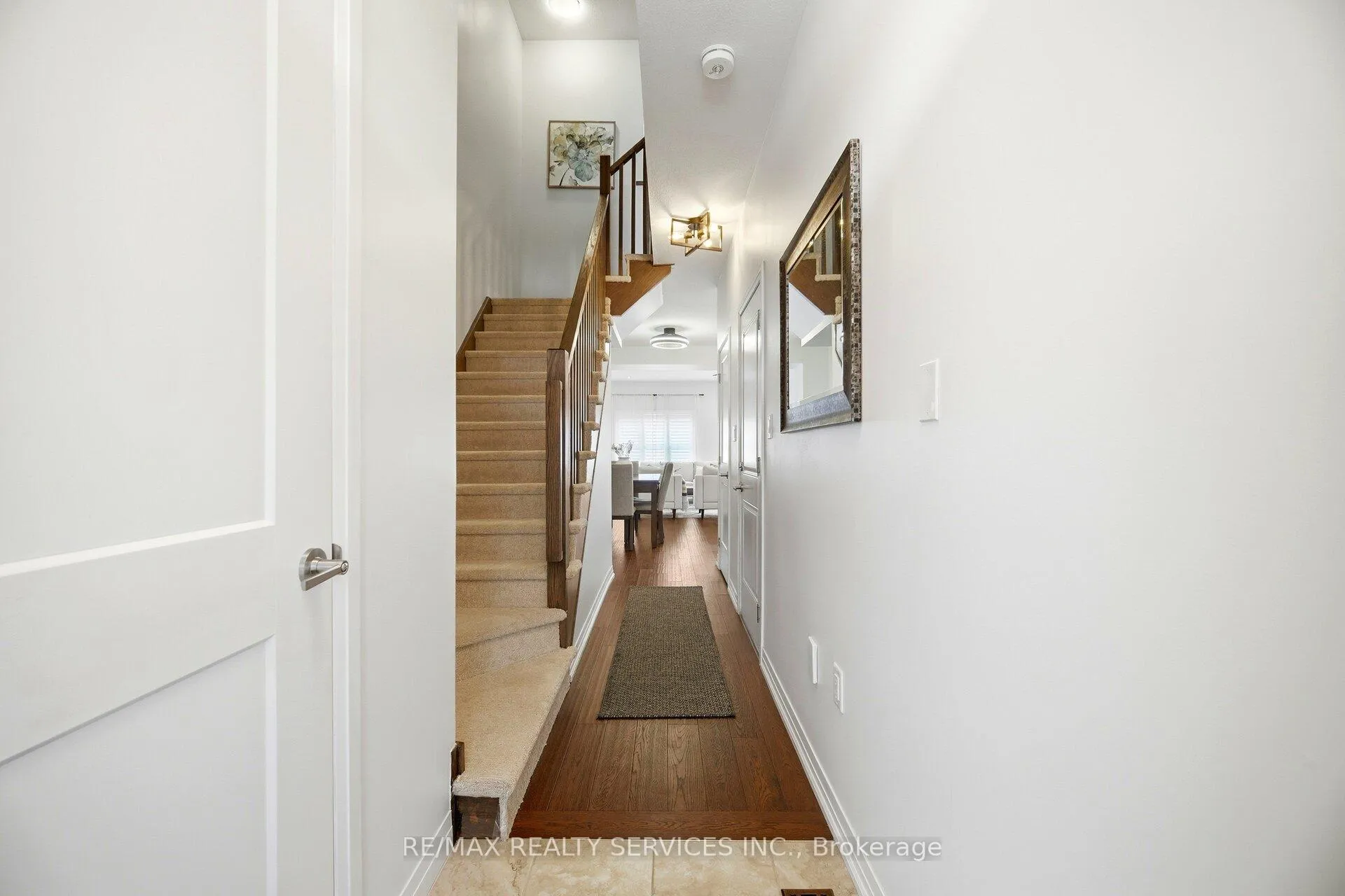 Photo 5 of 4000 Crown Street, Lincoln, Beamsville — HOMEH