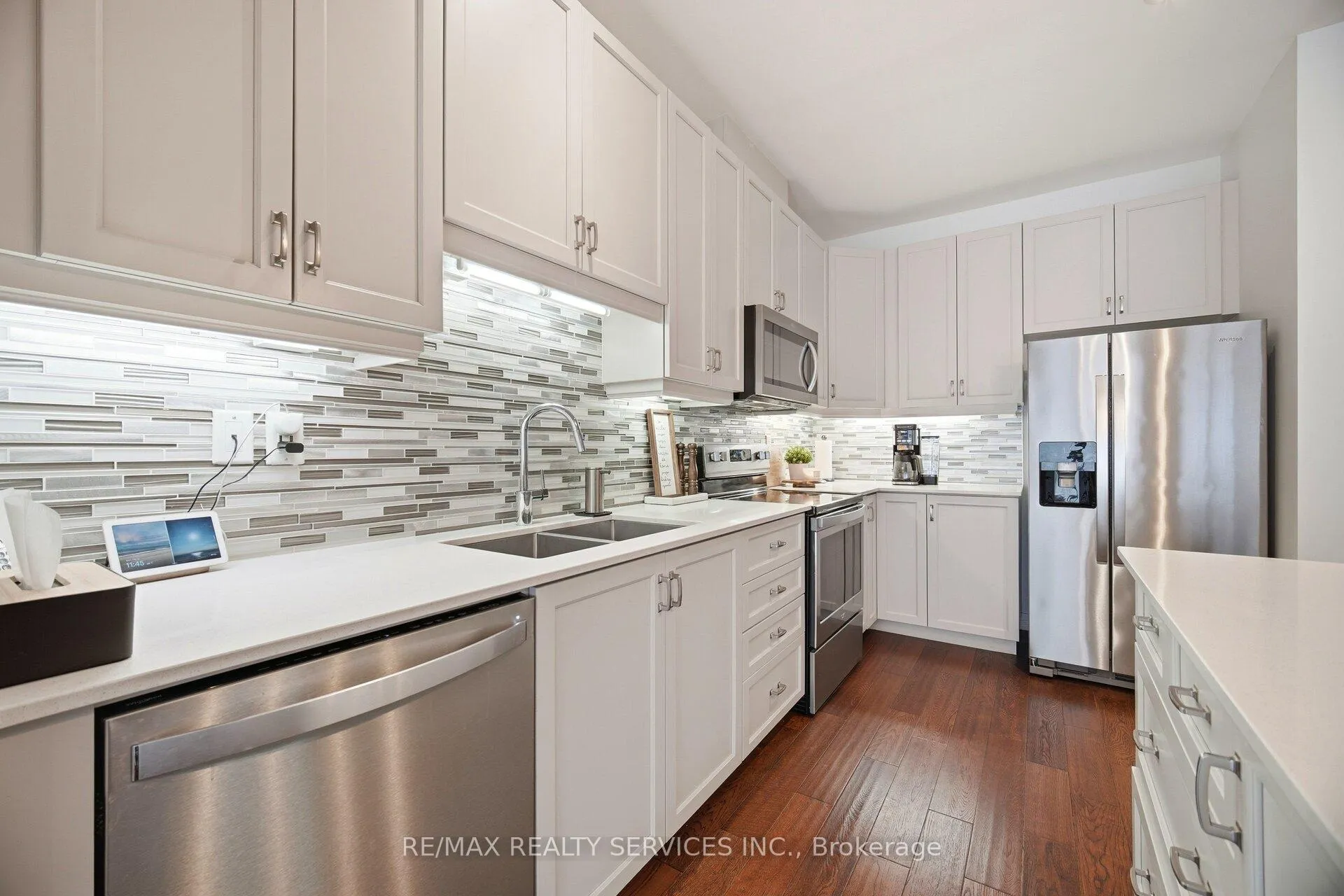 Photo 8 of 4000 Crown Street, Lincoln, Beamsville — HOMEH