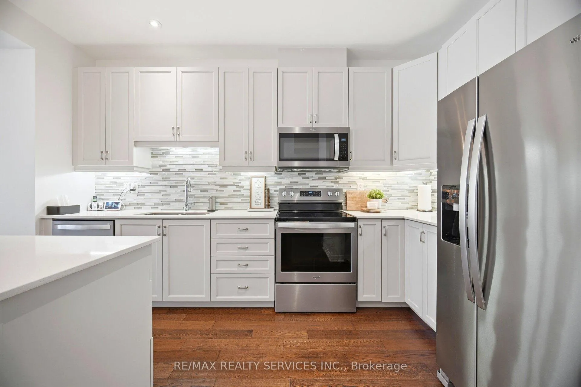 Photo 9 of 4000 Crown Street, Lincoln, Beamsville — HOMEH