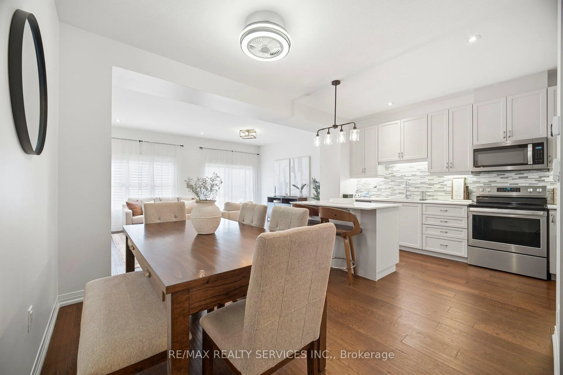 Photo 11 of 4000 Crown Street, Lincoln, Beamsville — HOMEH