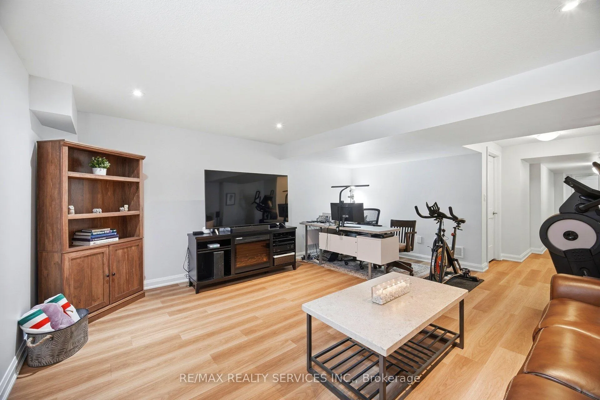 Photo 32 of 4000 Crown Street, Lincoln, Beamsville — HOMEH