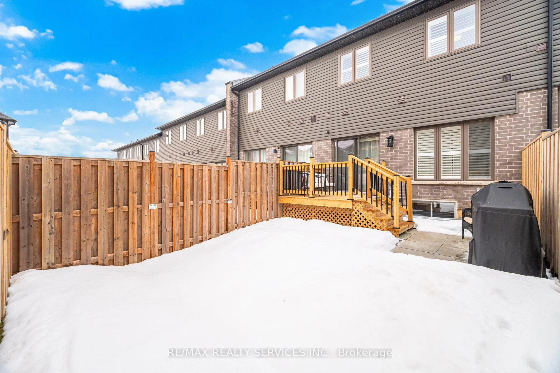 Photo 39 of 4000 Crown Street, Lincoln, Beamsville — HOMEH