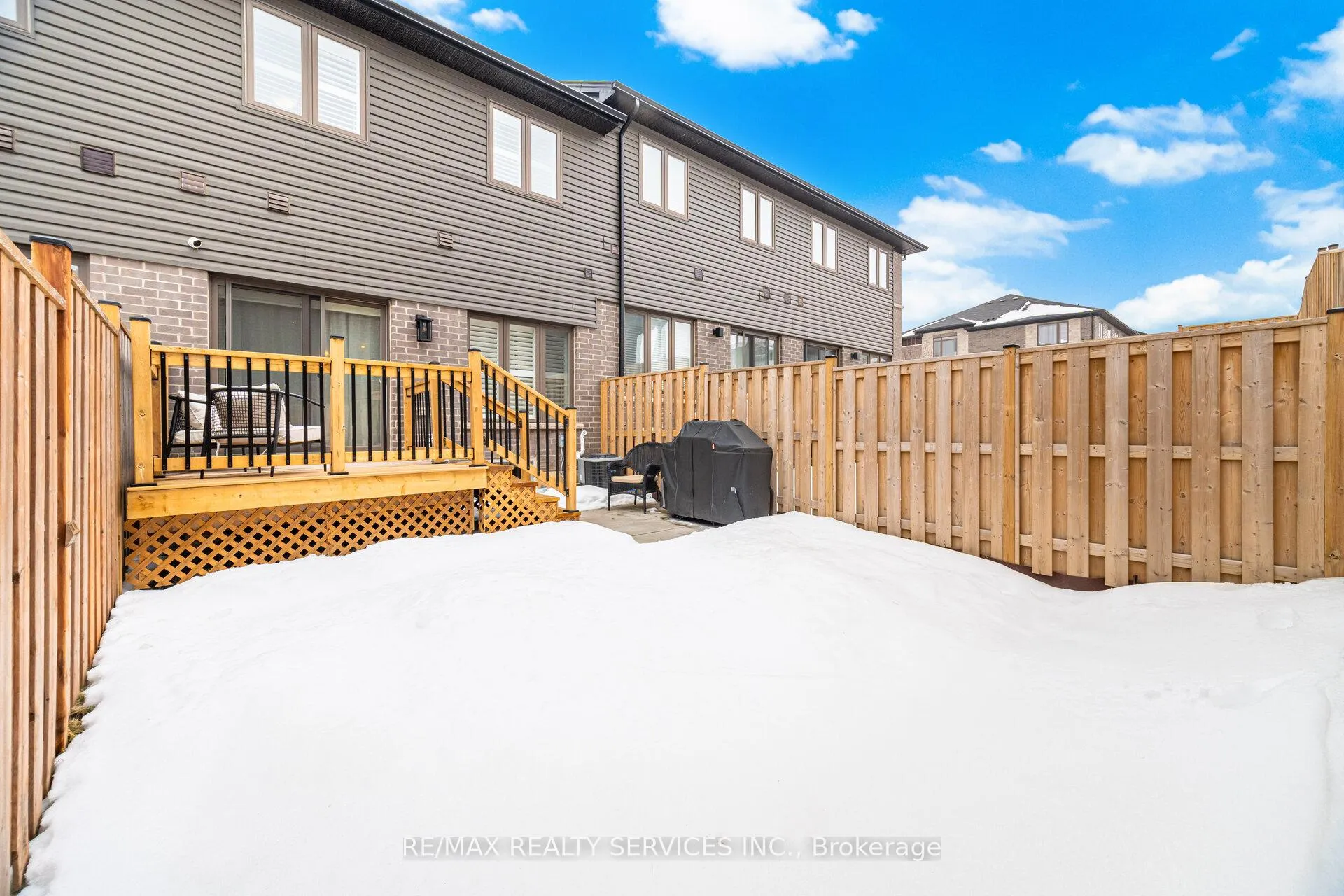 Photo 40 of 4000 Crown Street, Lincoln, Beamsville — HOMEH
