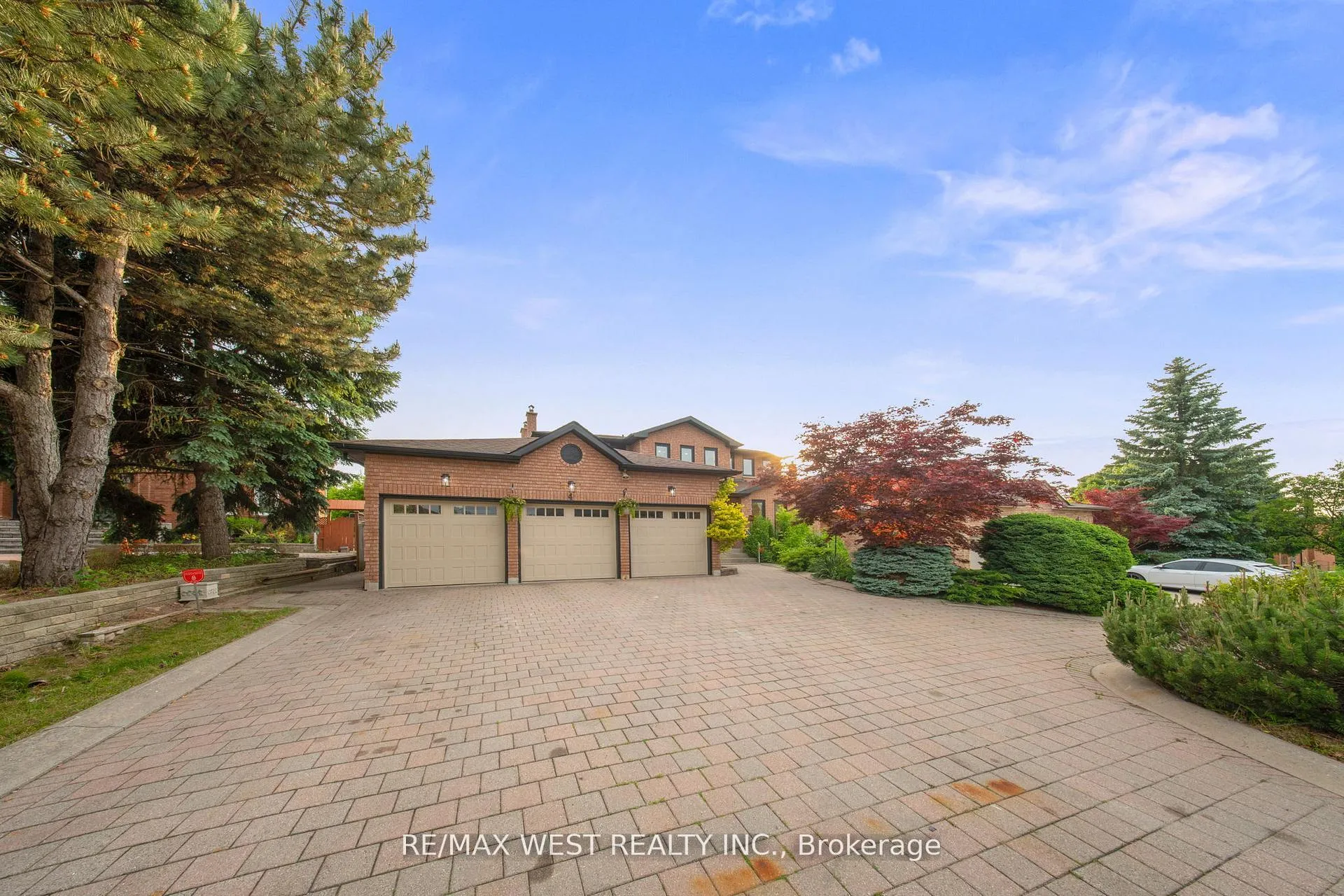 Photo 5 of 4 Snowcrest Crescent, Markham, Milliken Mills East — HOMEH