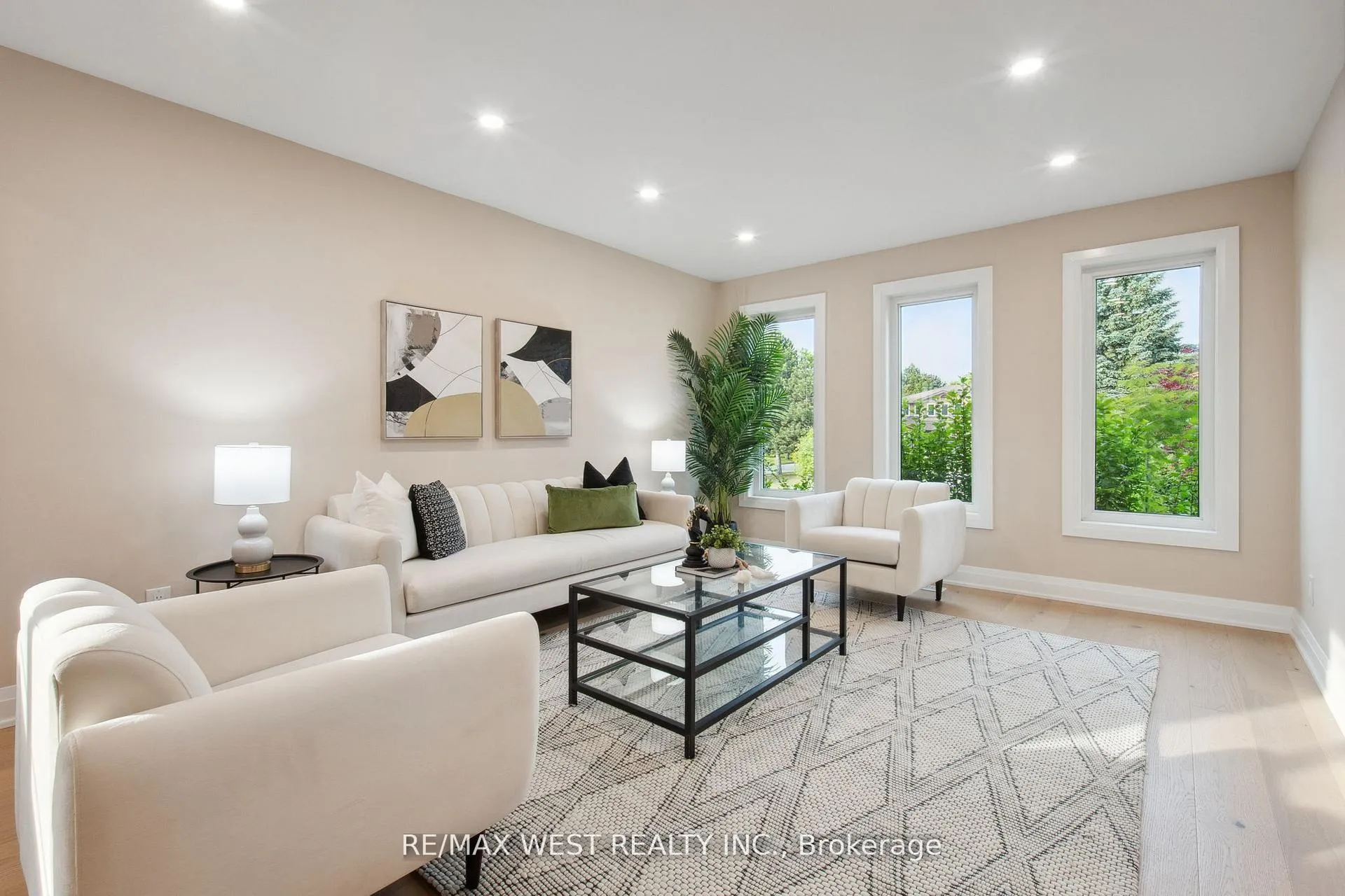 Photo 7 of 4 Snowcrest Crescent, Markham, Milliken Mills East — HOMEH