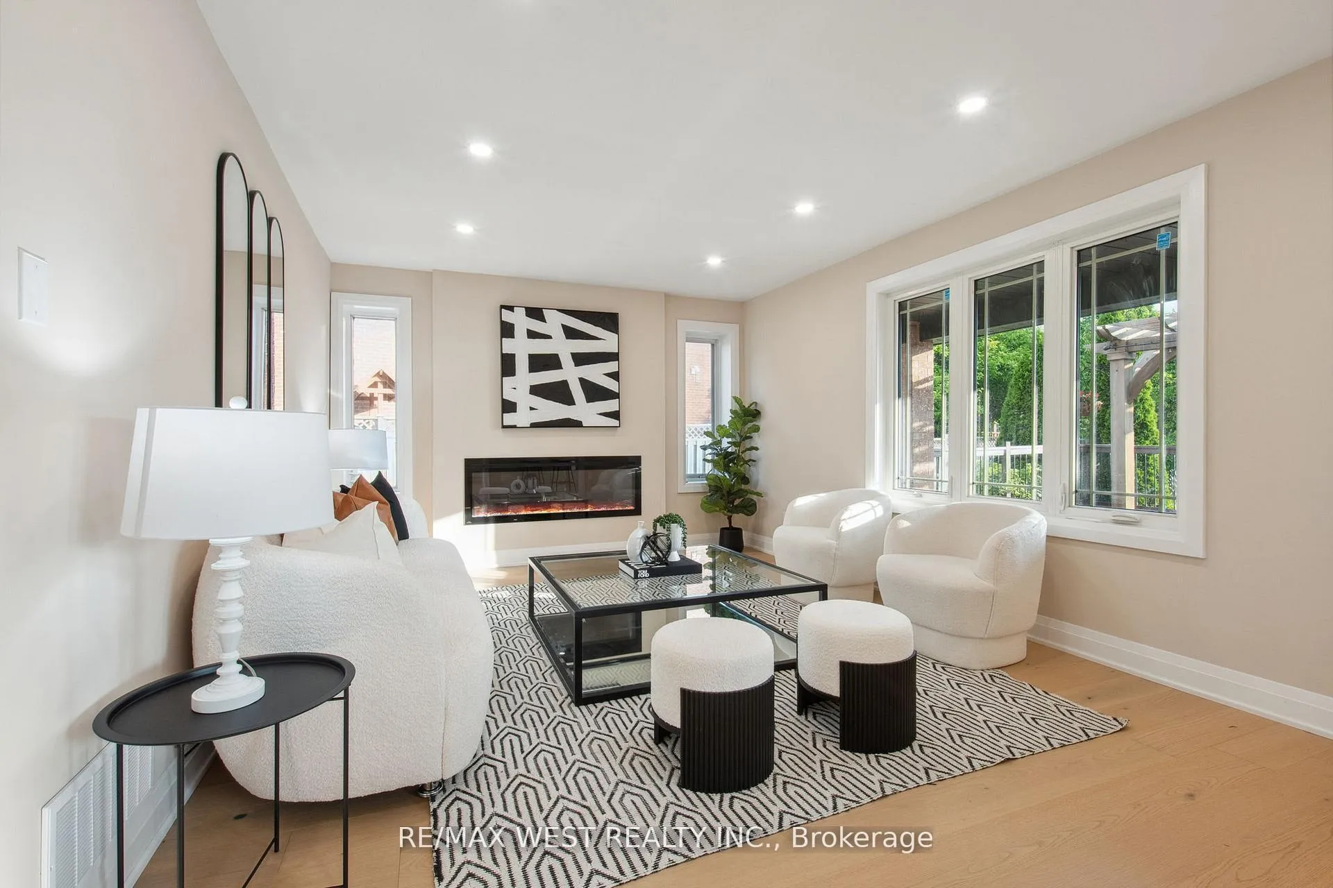 Photo 13 of 4 Snowcrest Crescent, Markham, Milliken Mills East — HOMEH