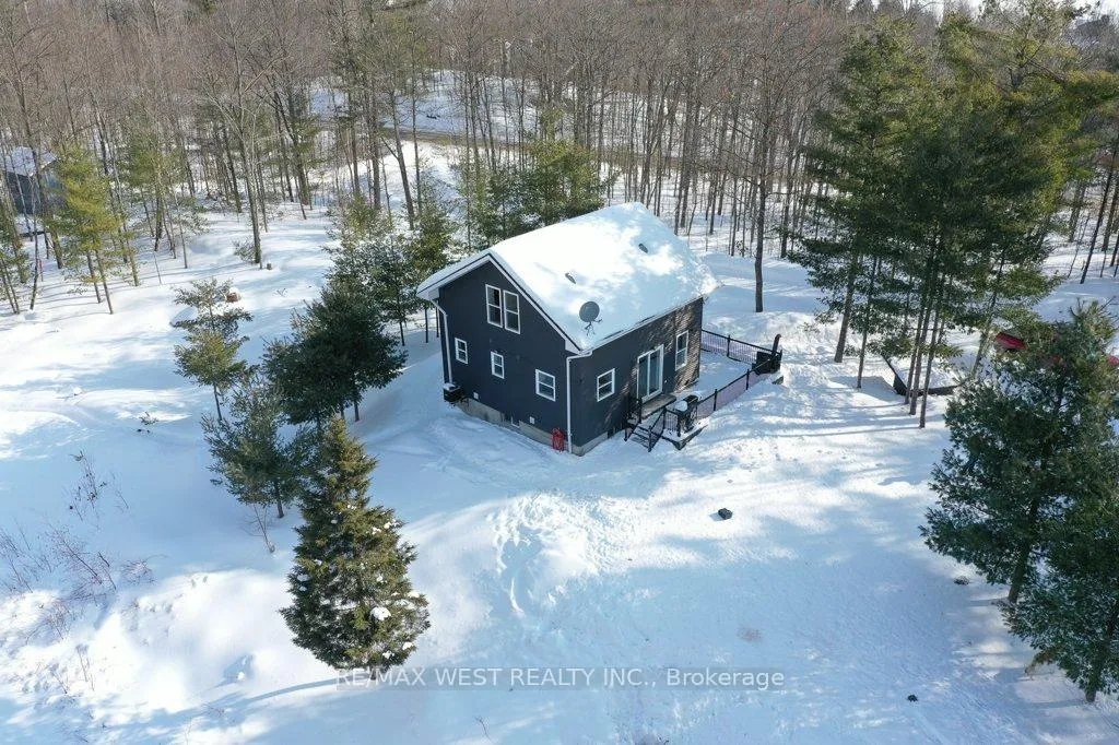 Photo 2 of 1295 Deep Bay Road, Minden Hills, Lutterworth — HOMEH