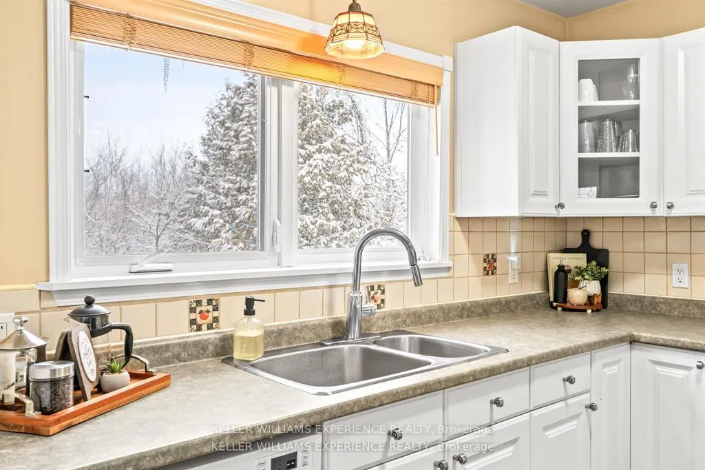 Photo 12 of 829 Memorial Avenue, Orillia — HOMEH