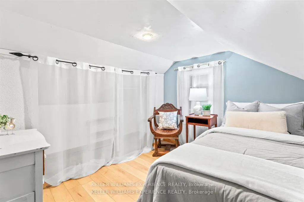 Photo 31 of 829 Memorial Avenue, Orillia — HOMEH