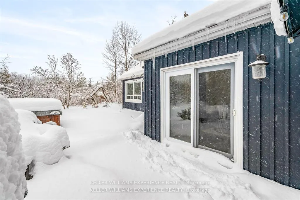 Photo 33 of 829 Memorial Avenue, Orillia — HOMEH