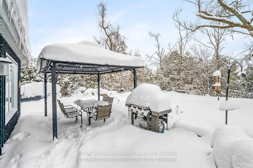 Photo 34 of 829 Memorial Avenue, Orillia — HOMEH