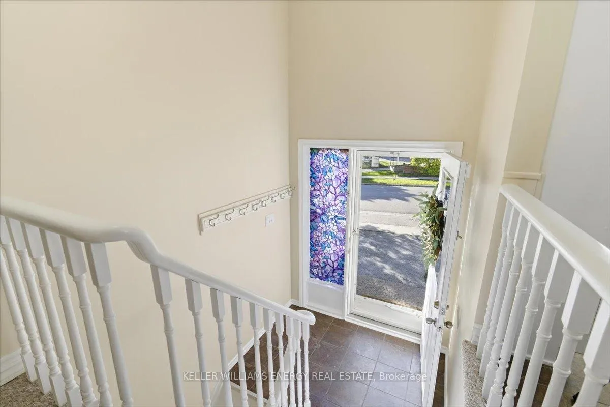 Photo 3 of 856 Roundelay Drive, Oshawa, McLaughlin — HOMEH
