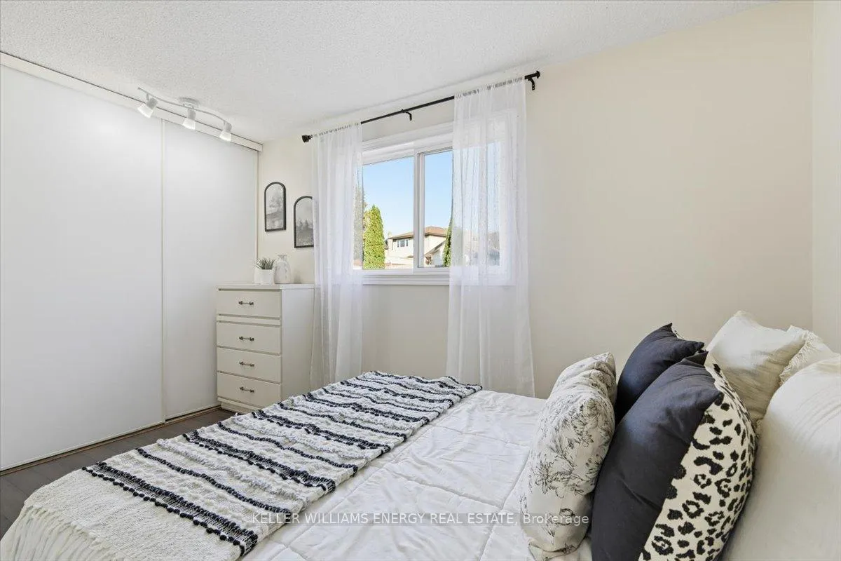 Photo 15 of 856 Roundelay Drive, Oshawa, McLaughlin — HOMEH