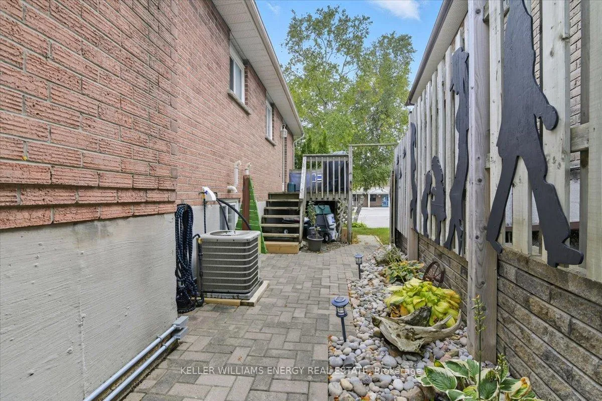 Photo 30 of 856 Roundelay Drive, Oshawa, McLaughlin — HOMEH