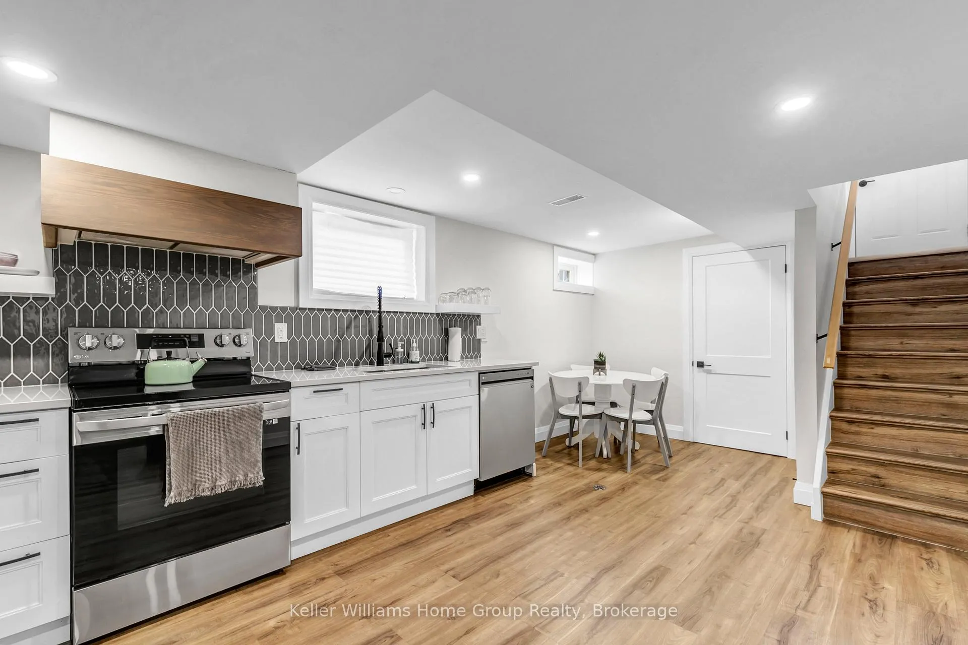Photo 4 of 496 Manchester Road, Kitchener — HOMEH