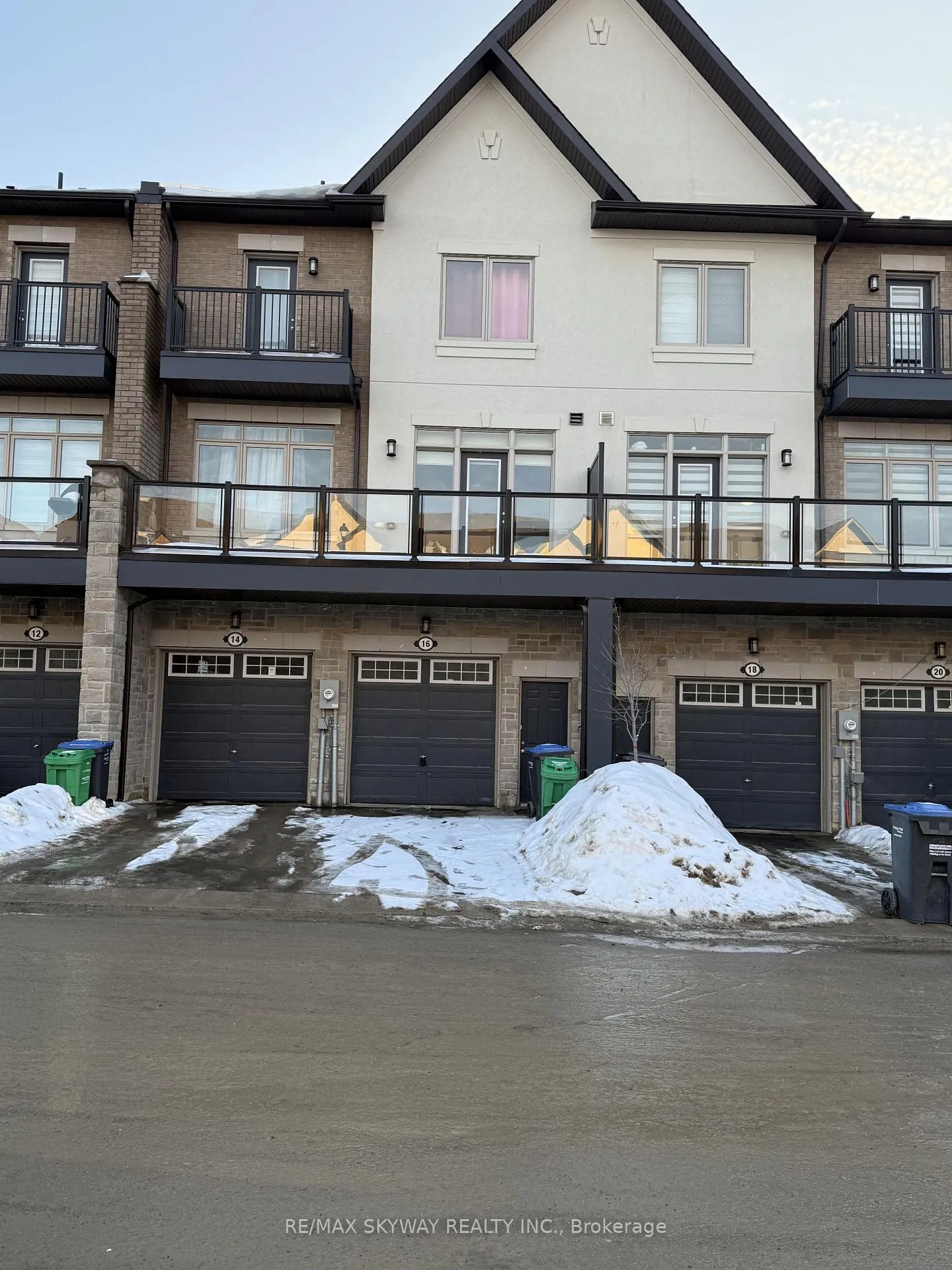 Photo 2 of 16 Joseph Halbert Place, Caledon, Rural Caledon — HOMEH