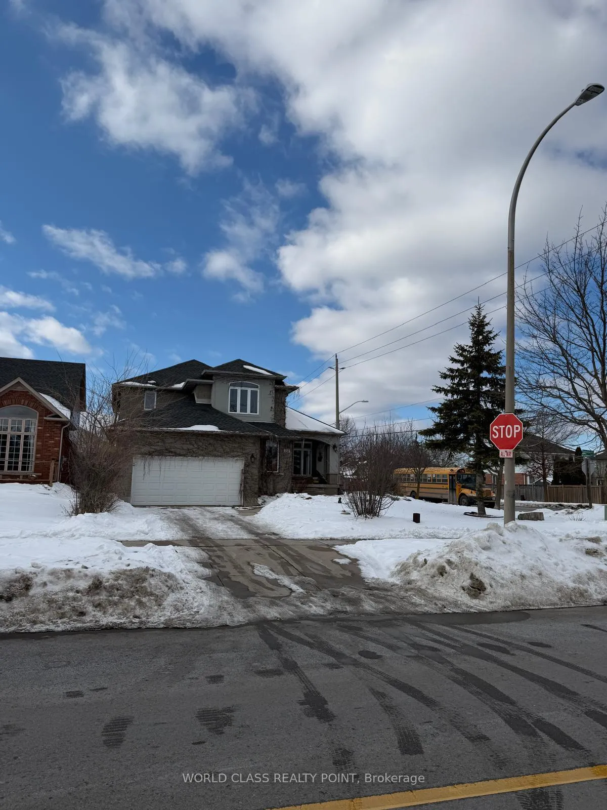 Photo 4 of 79 Gastestone Dr, Hamilton, Stoney Creek — HOMEH